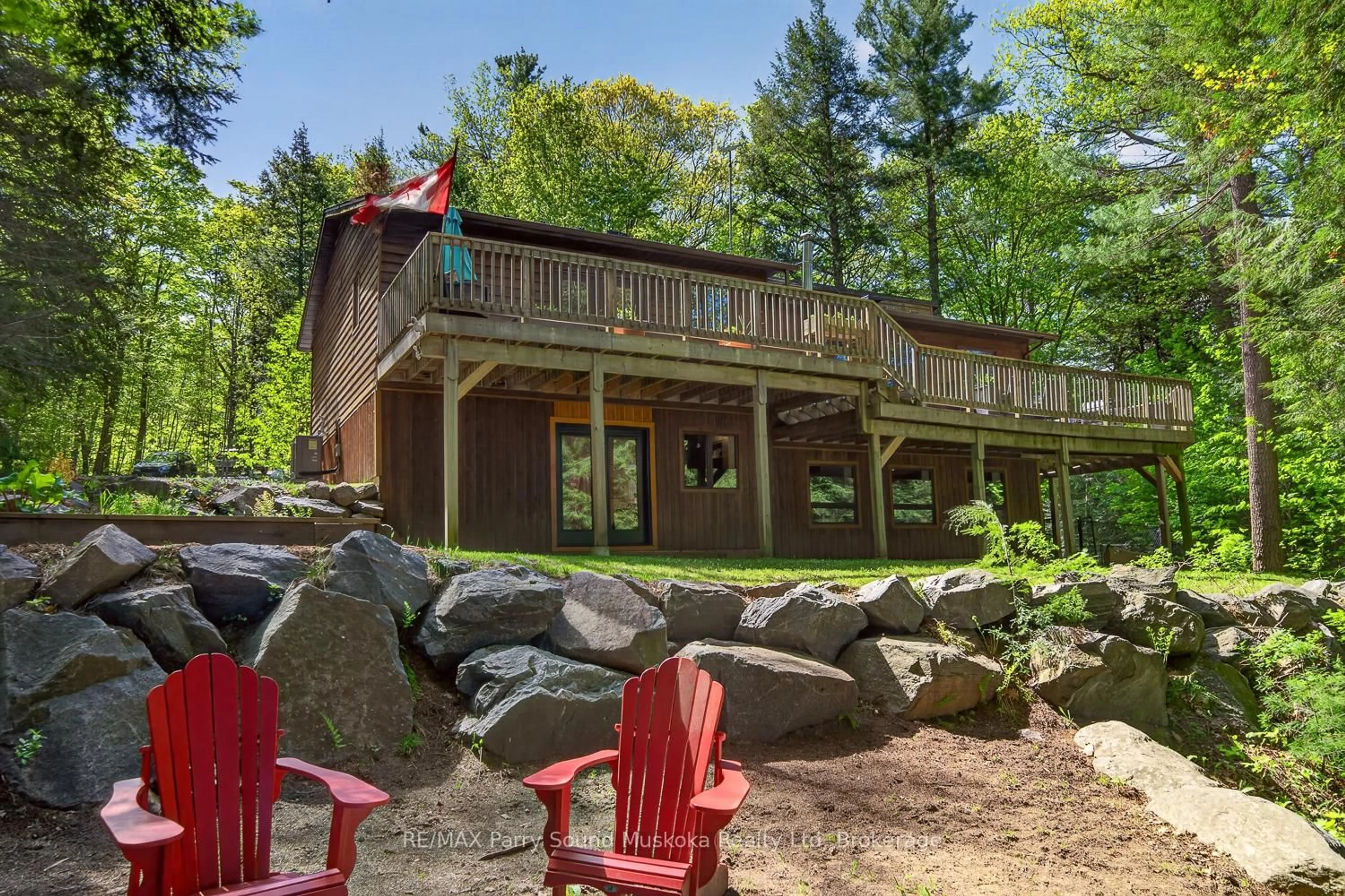 Patio, water/lake/river/ocean view for 34 SILVER POINT Dr, Seguin Ontario P2W 2W8