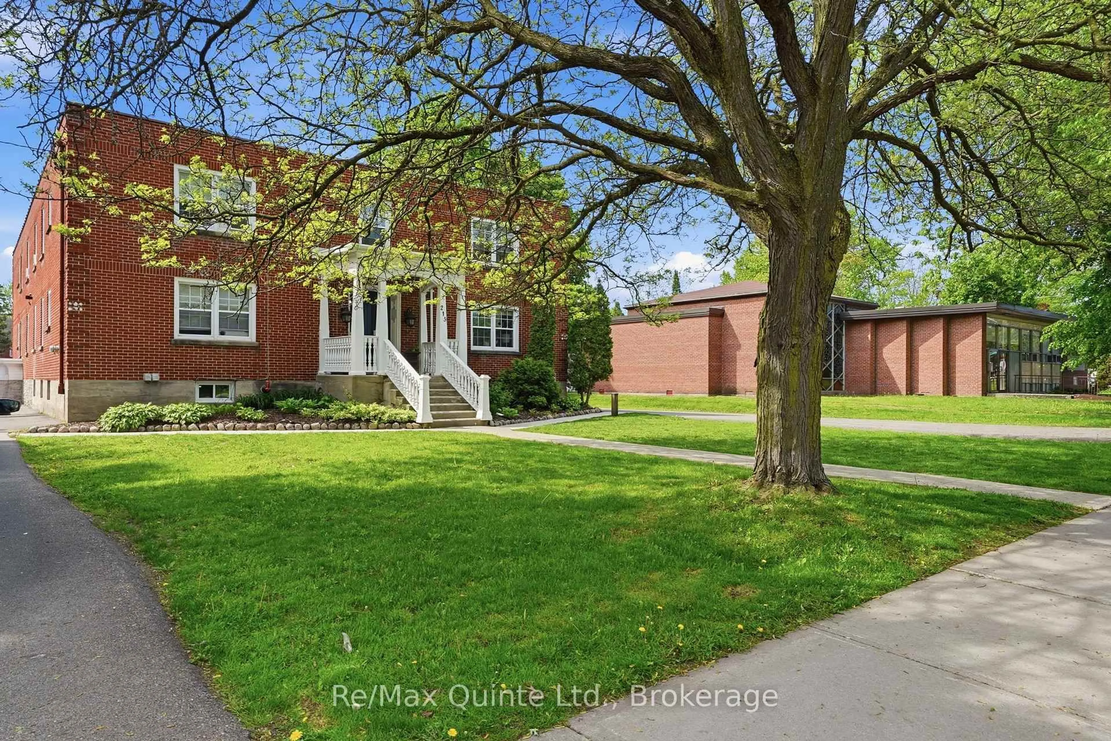 Home with brick exterior material, street for 215 Victoria Ave, Belleville Ontario K8N 2C2