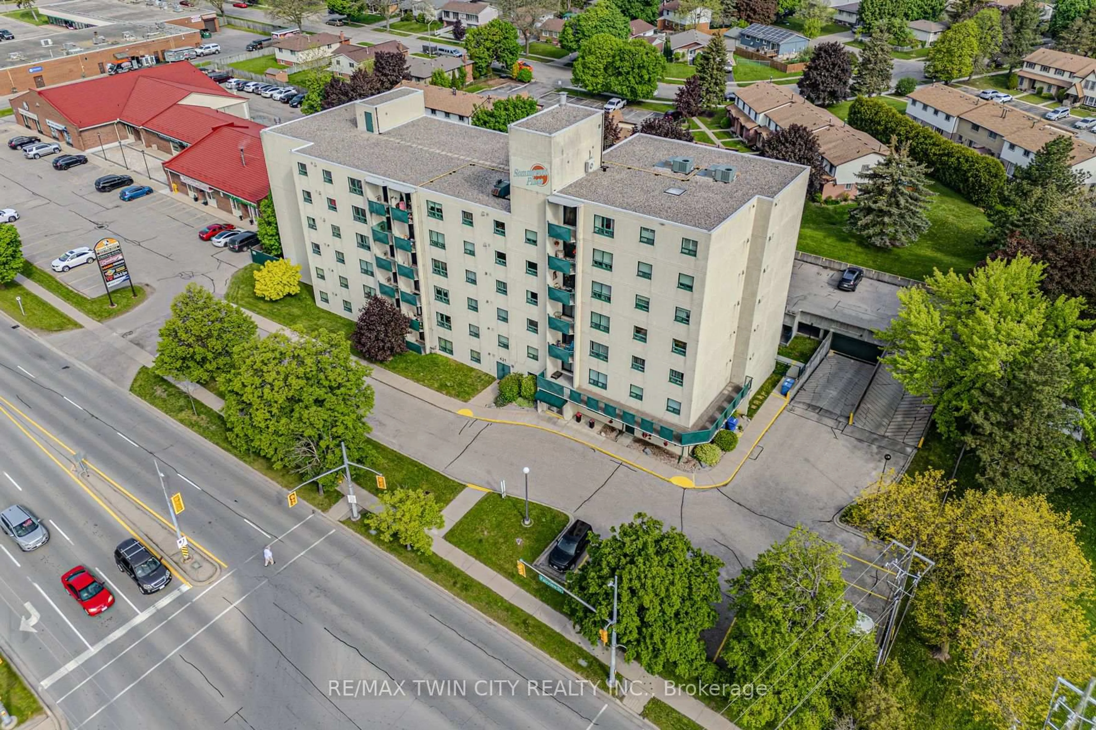 A pic from outside/outdoor area/front of a property/back of a property/a pic from drone, unknown for 421 FAIRVIEW Dr #301, Brant Ontario N3R 7M3