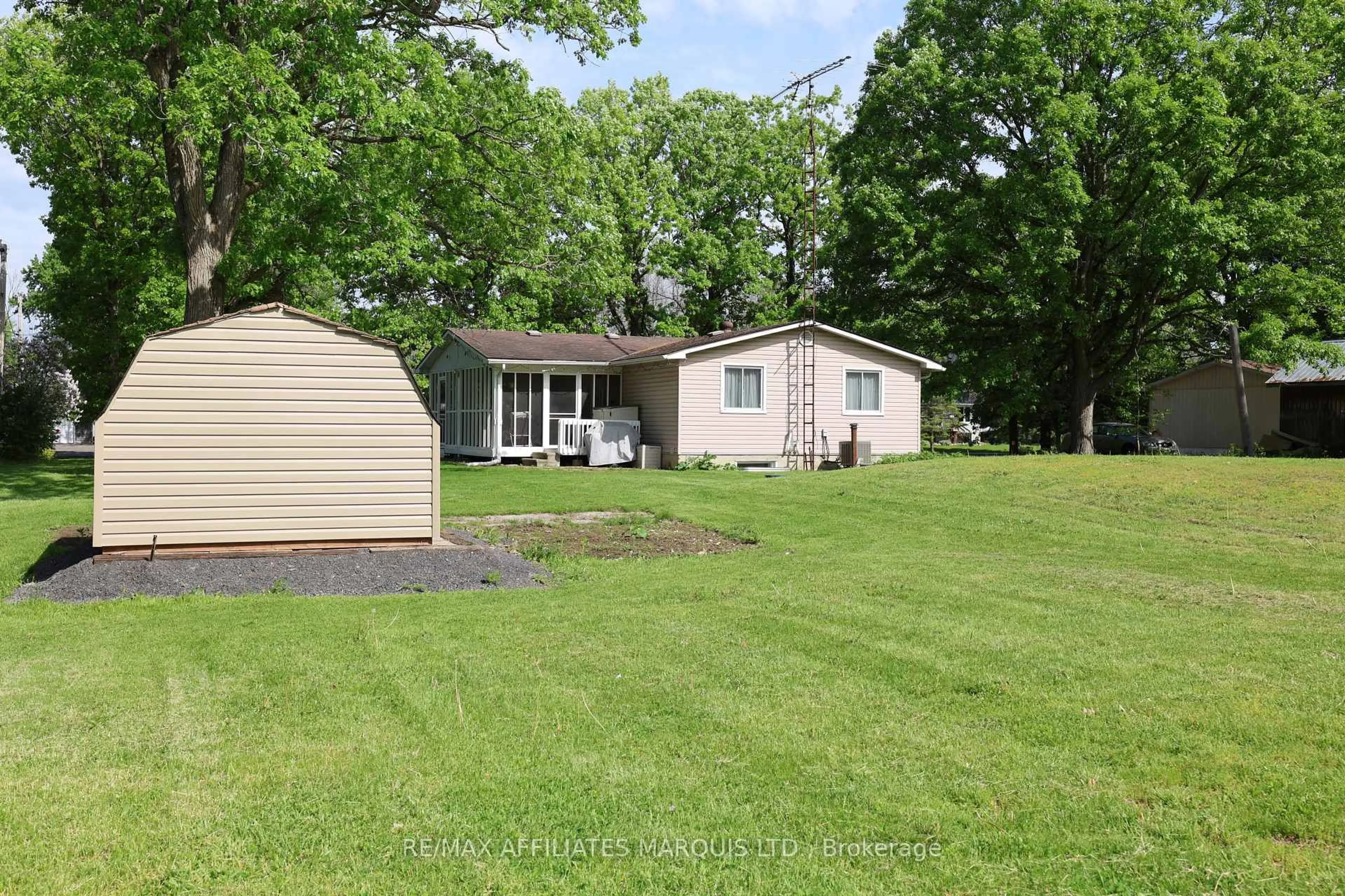 Unknown for 9 Sutton Dr, Edwardsburgh/Cardinal Ontario K0E 1T1