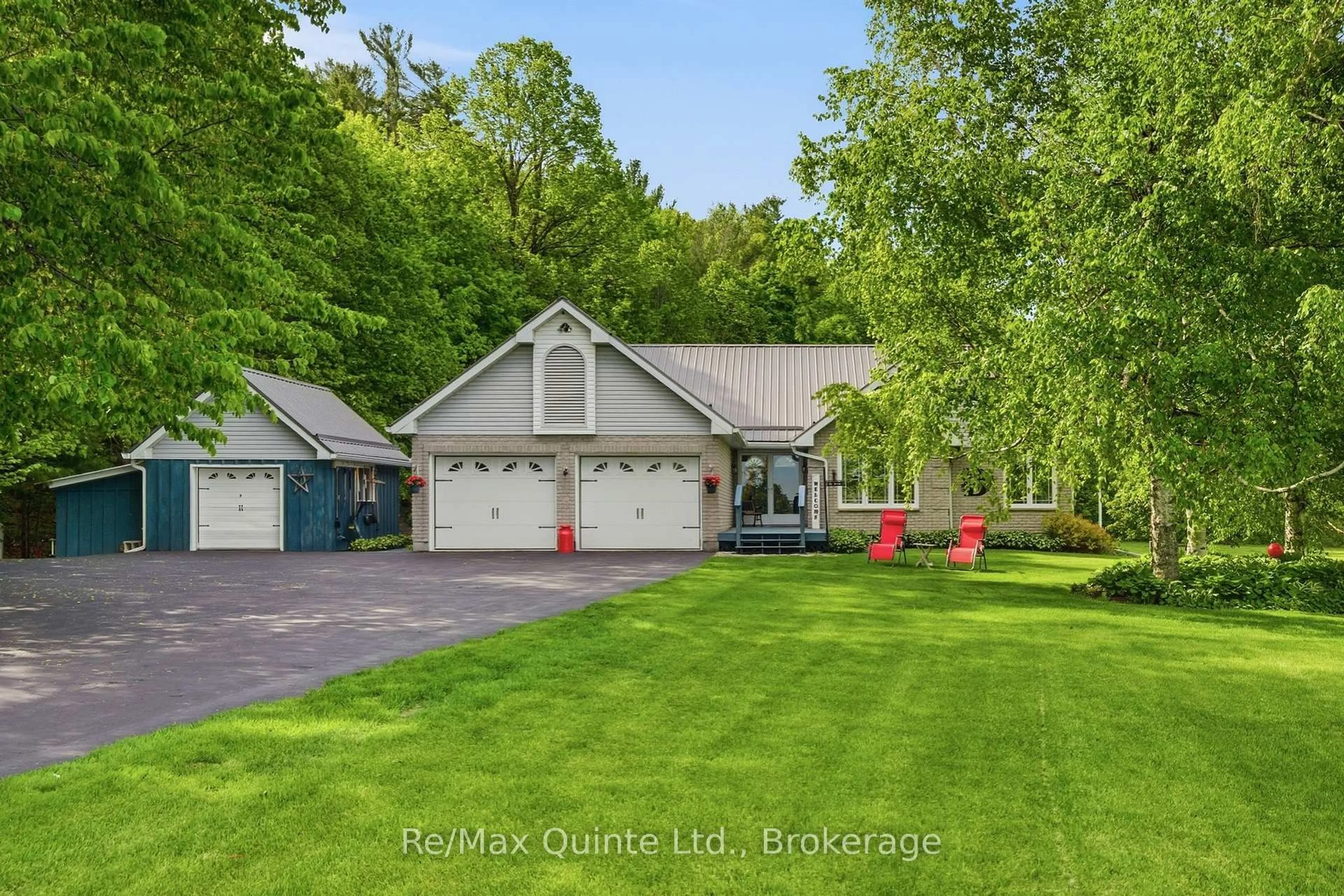 A pic from outside/outdoor area/front of a property/back of a property/a pic from drone, street for 302 Clearview Rd, Stirling Ontario K0K 3E0