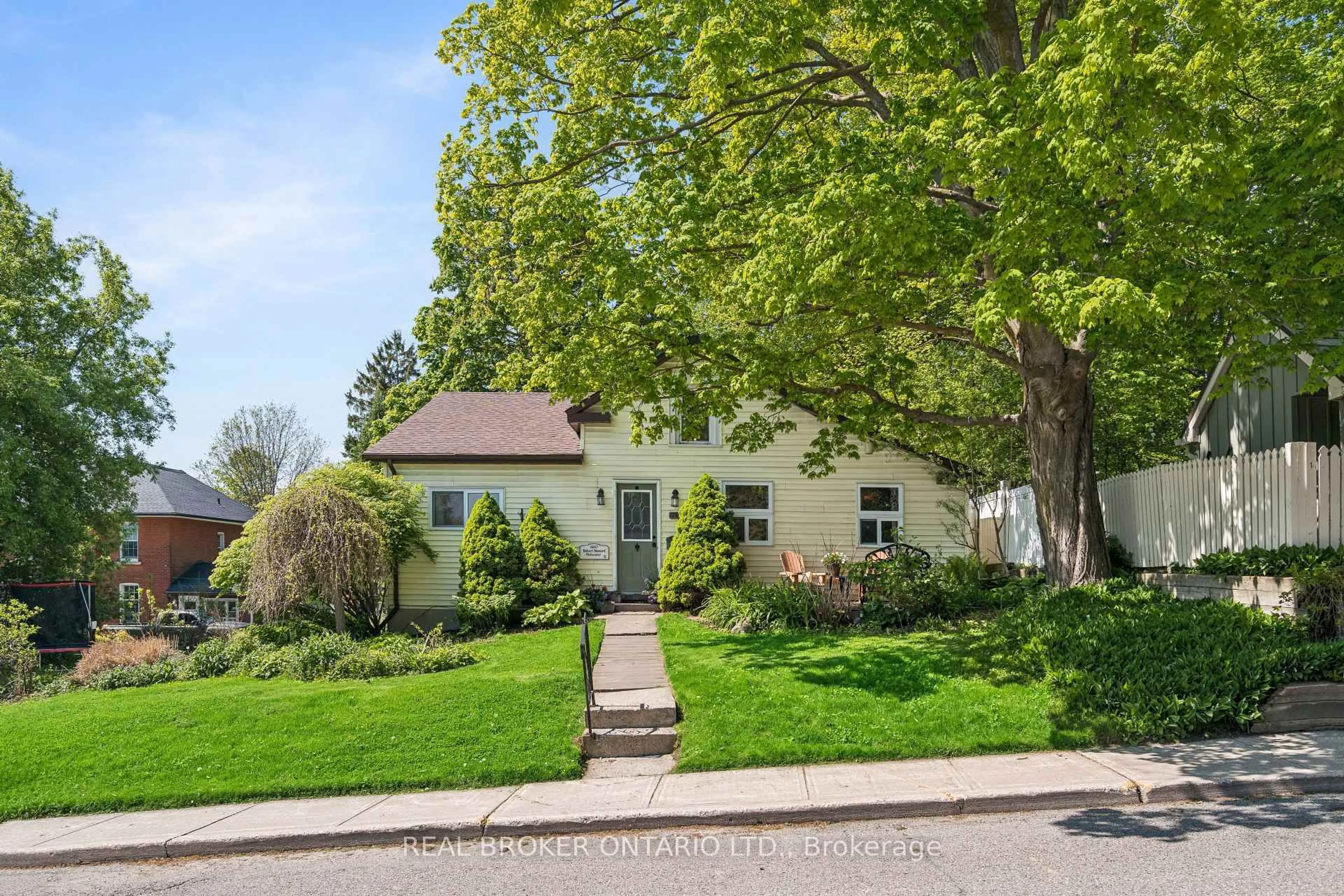 Unknown for 255 Provost Lane, Centre Wellington Ontario N1M 2M9