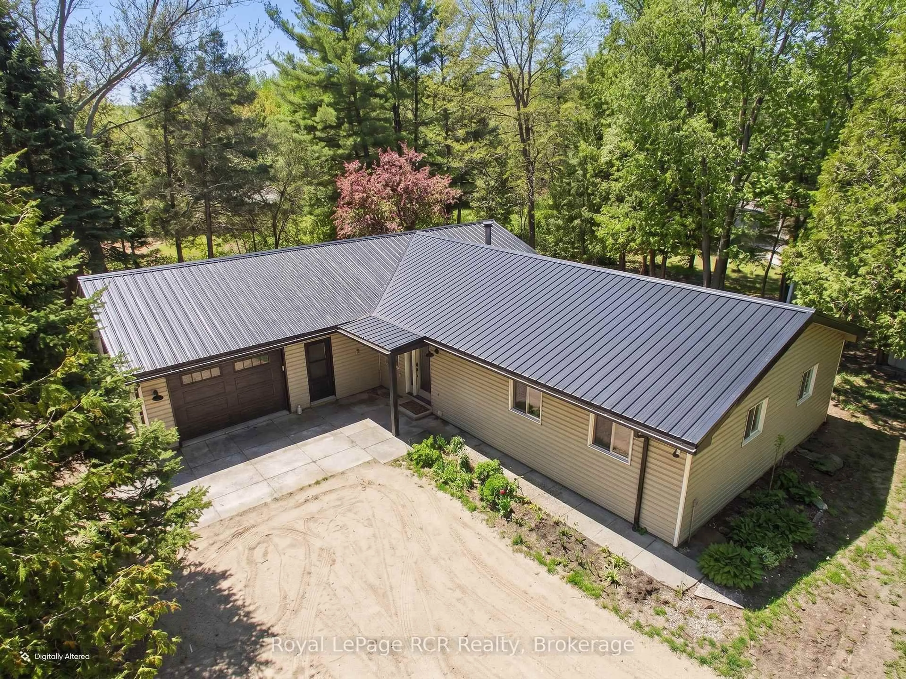A pic from outside/outdoor area/front of a property/back of a property/a pic from drone, unknown for 375 Lake Range Dr, Huron-Kinloss Ontario N2Z 2X3