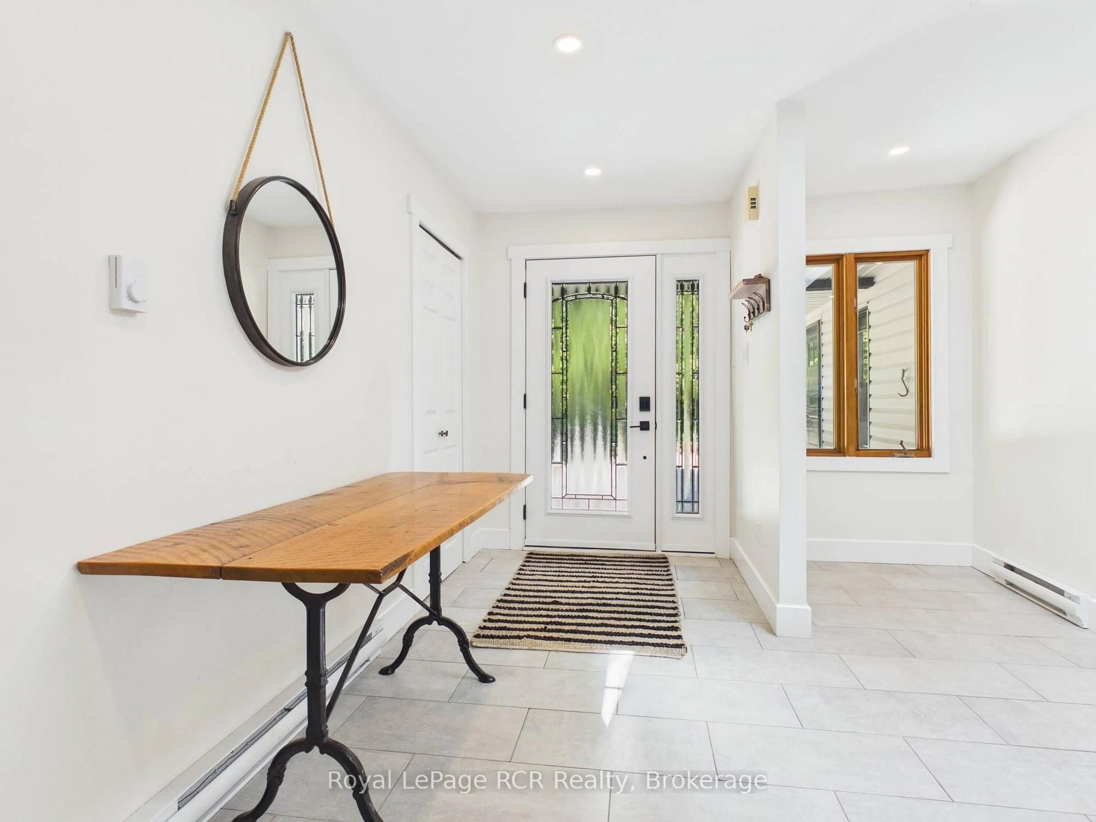 Indoor entryway for 375 Lake Range Dr, Huron-Kinloss Ontario N2Z 2X3