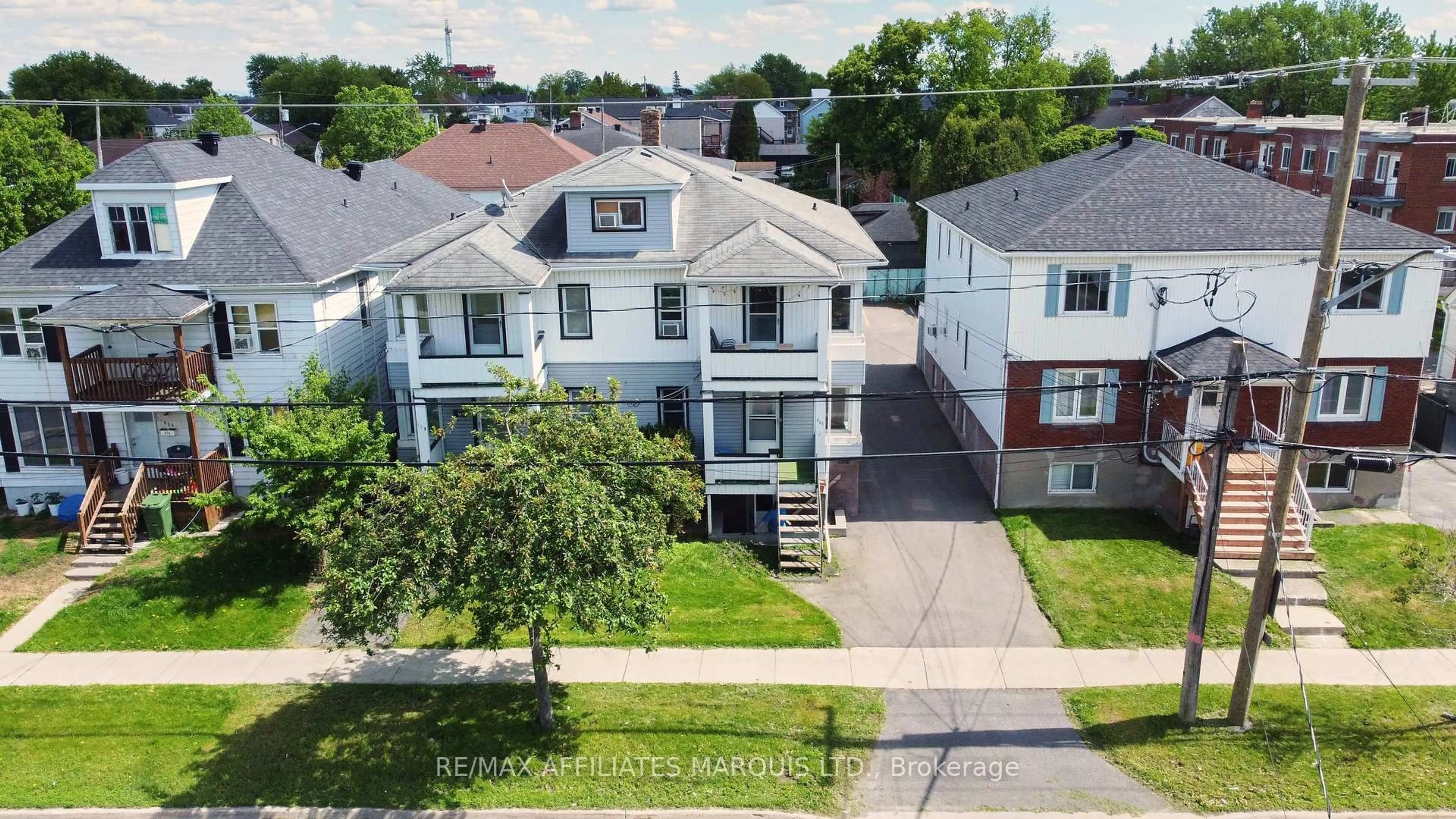 A pic from outside/outdoor area/front of a property/back of a property/a pic from drone, street for 909/911 Second St, Cornwall Ontario K6H 2A7