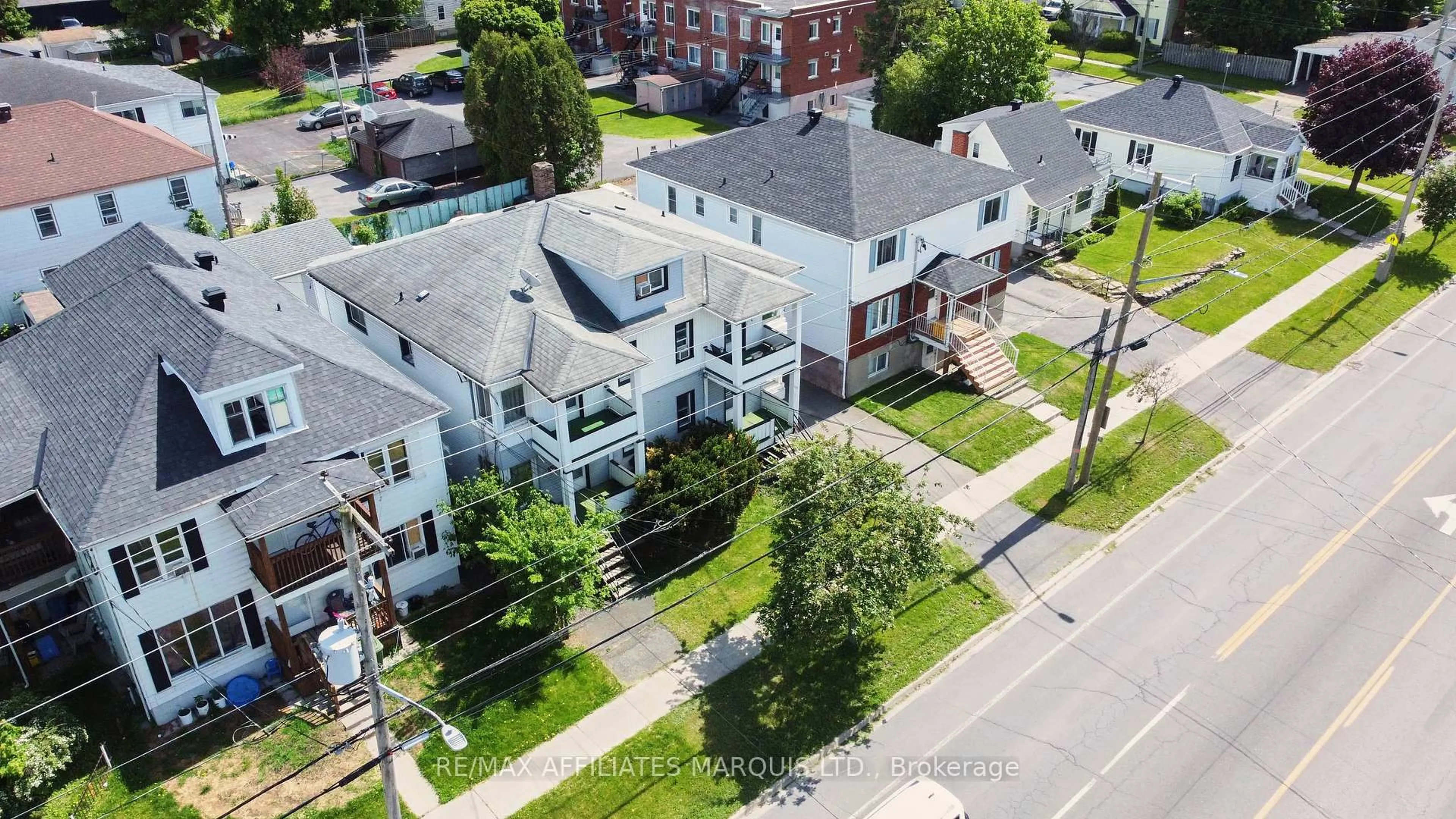 A pic from outside/outdoor area/front of a property/back of a property/a pic from drone, street for 909/911 Second St, Cornwall Ontario K6H 2A7