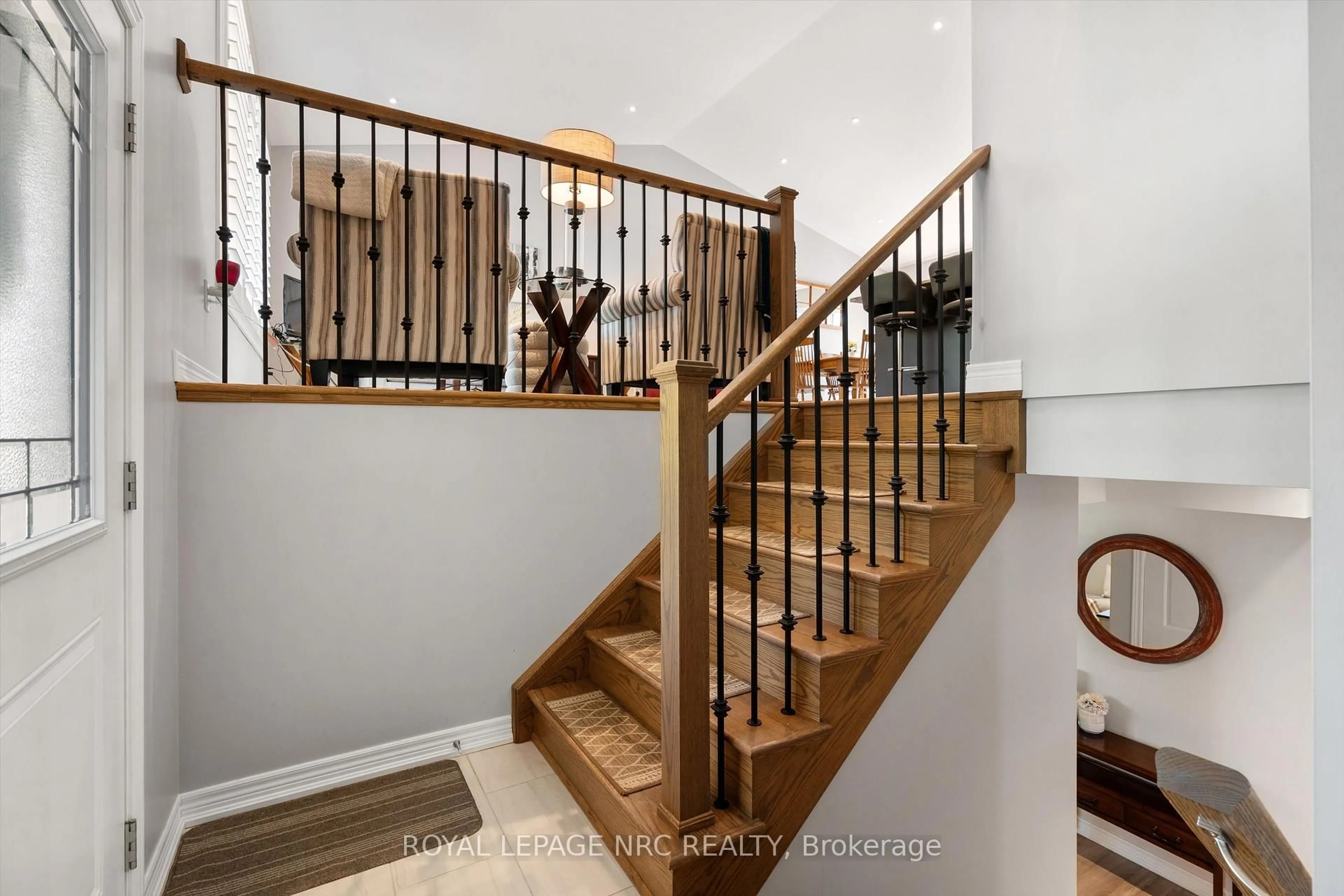 Stairs for 965 Bertie St, Fort Erie Ontario L2A 1Z7