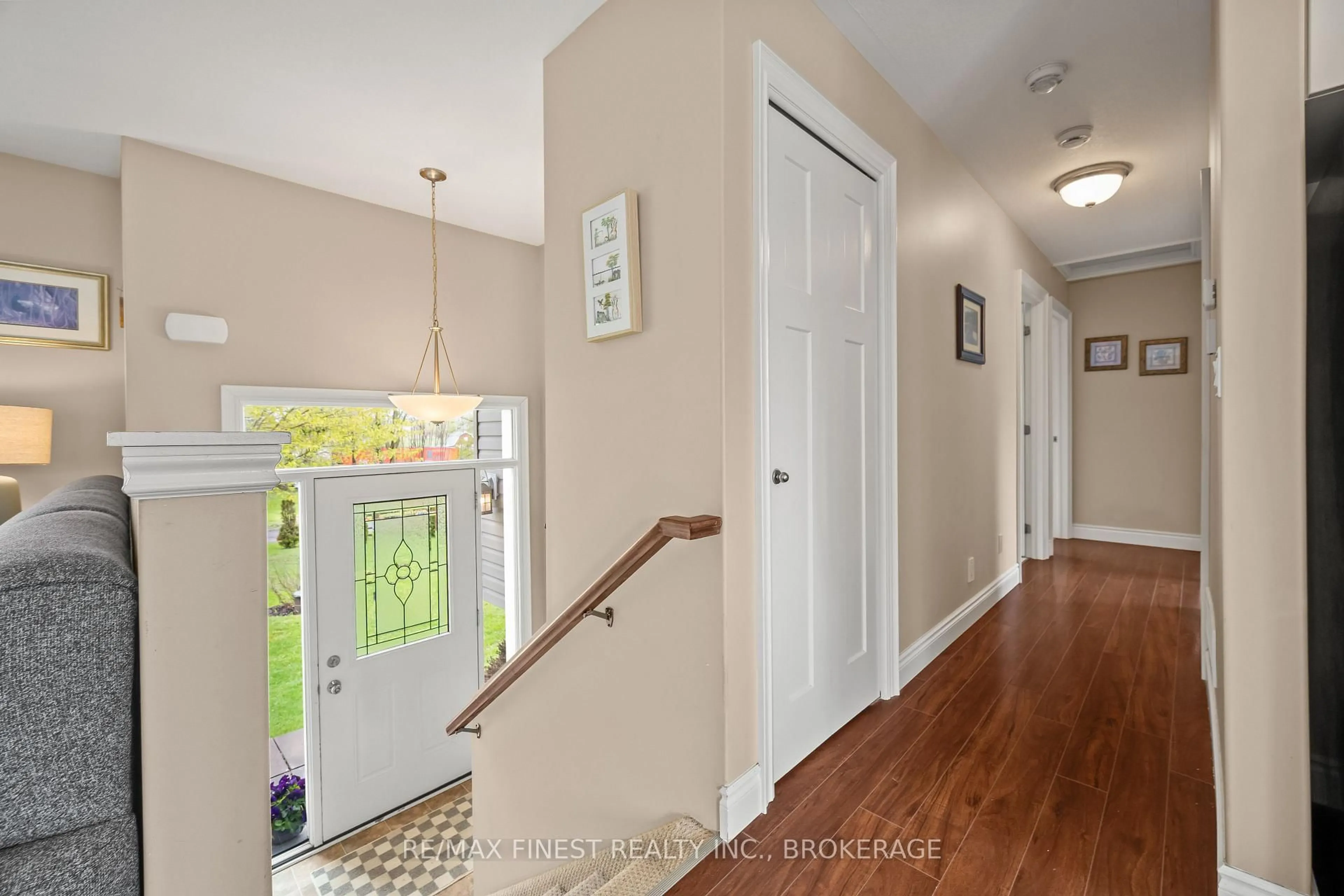 Indoor entryway for 145 Upper Lake St, Prince Edward County Ontario K0K 2T0
