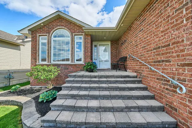 11 Fox Den Dr, Brighton 2