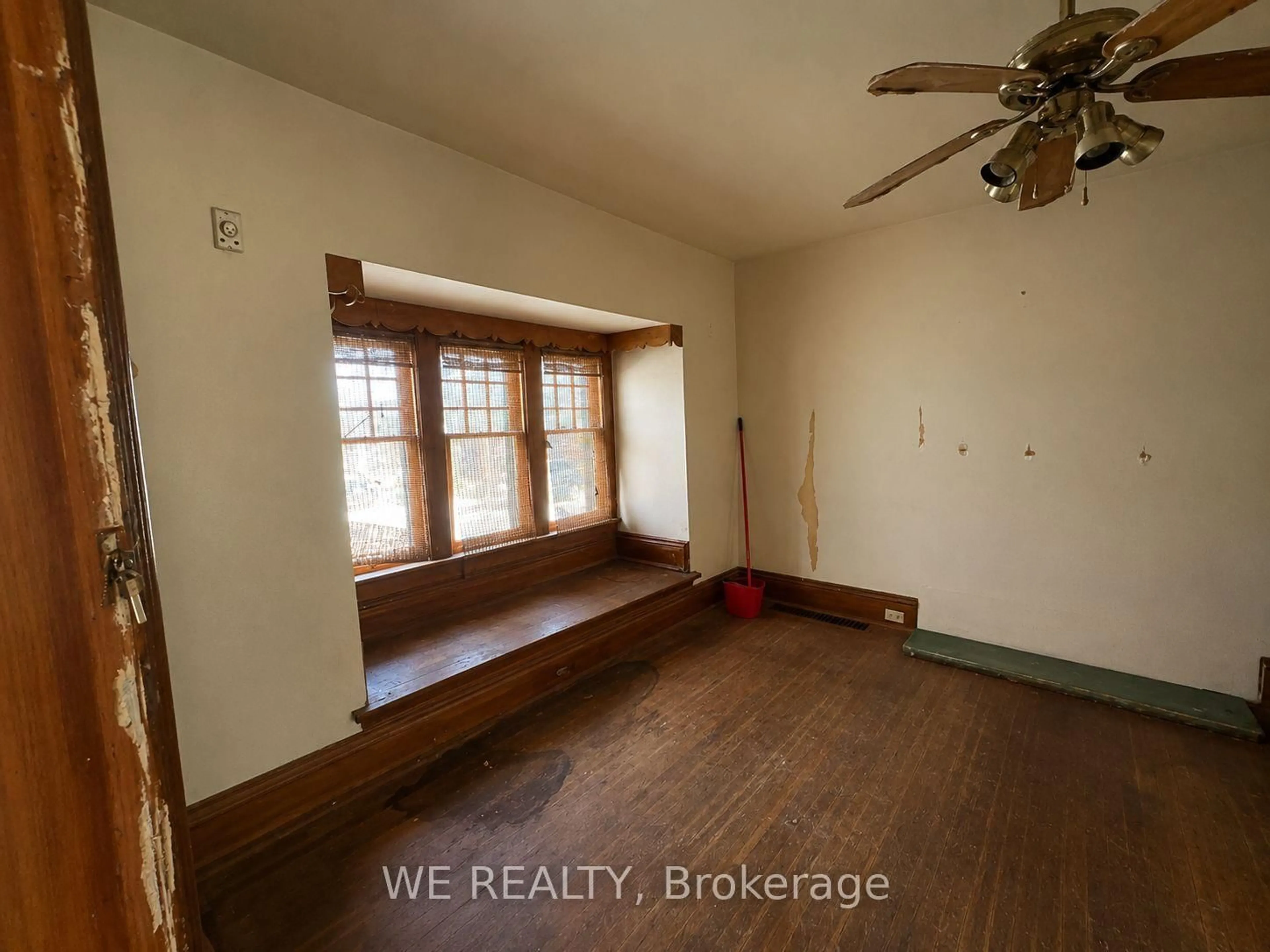 A pic of a room for 91 Myrtle Ave, Hamilton Ontario L8M 2G1