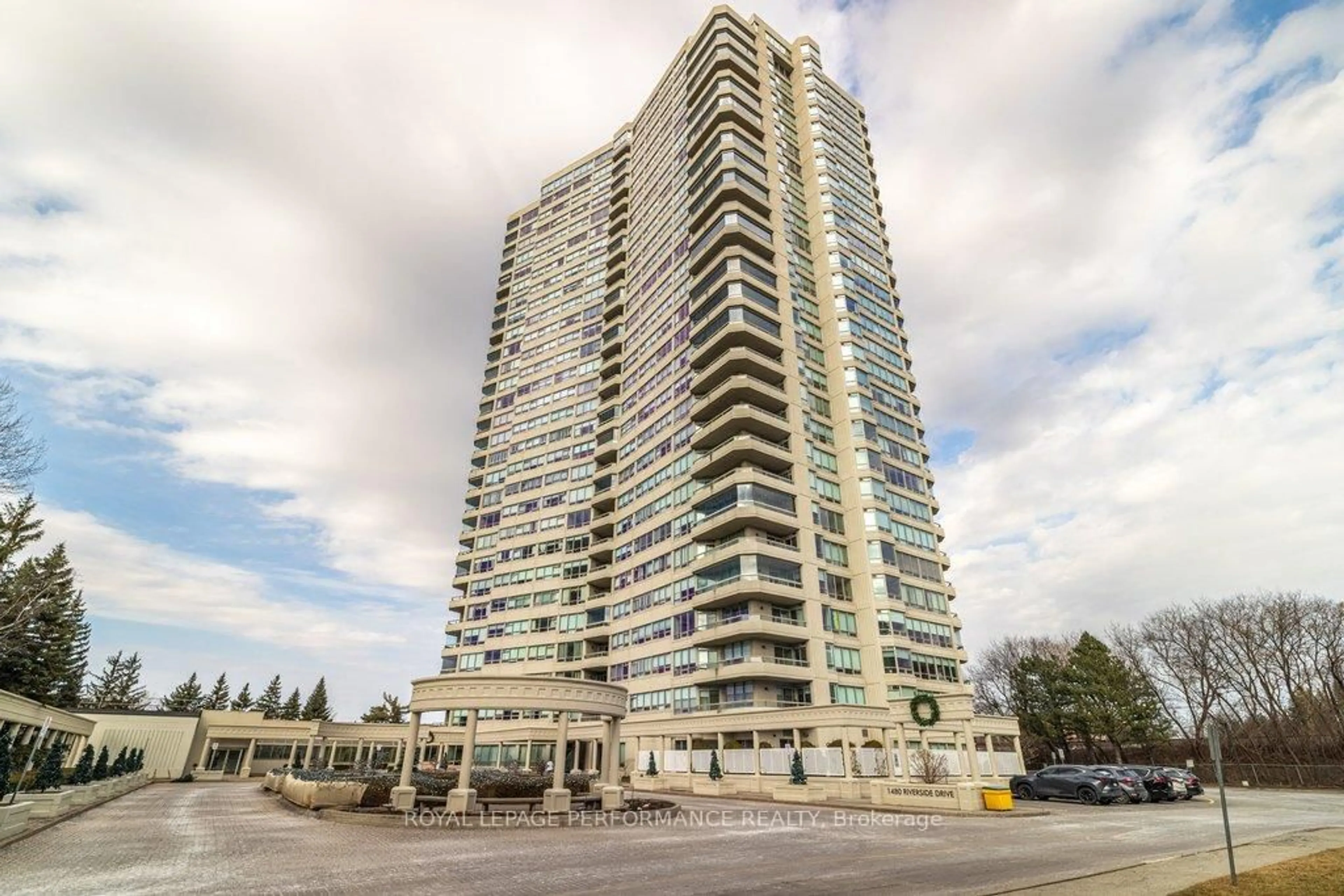 Unknown for 1480 Riverside Dr #905, Ottawa Ontario K1G 5H2
