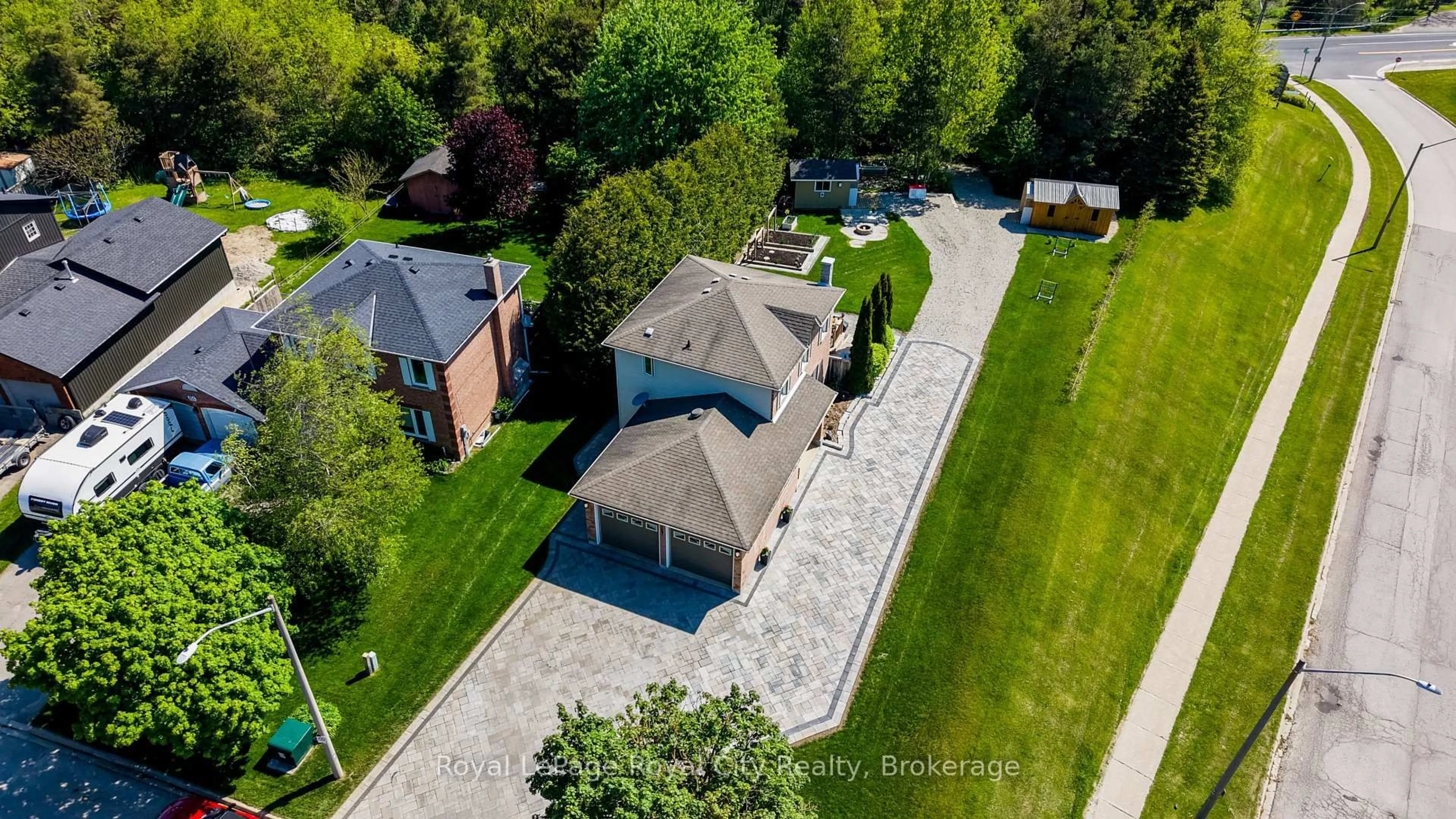 A pic from outside/outdoor area/front of a property/back of a property/a pic from drone, street for 157 Leeson St, East Luther Grand Valley Ontario L9W 5Y8