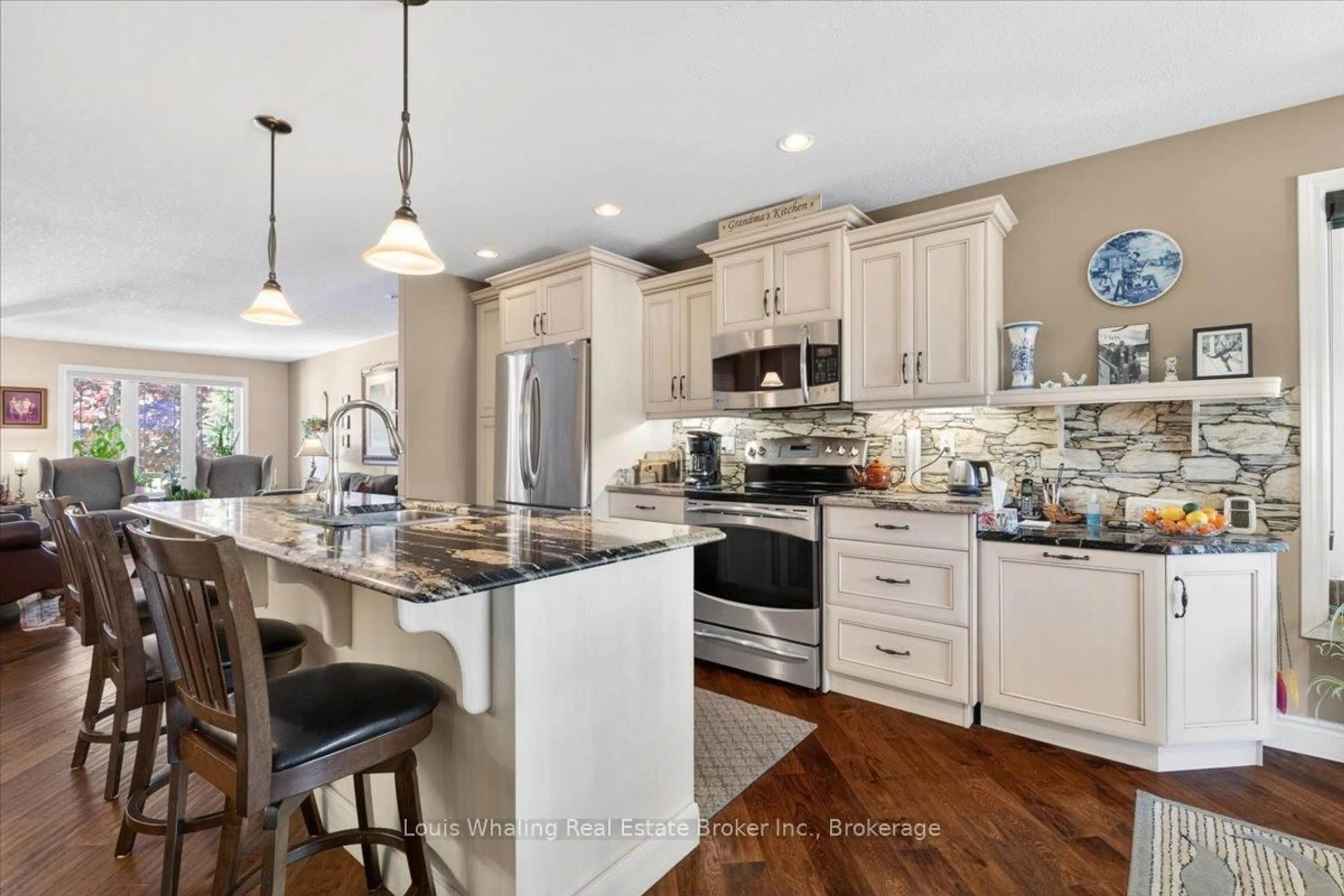Open concept kitchen, ceramic/tile floor for 113 B 13th Ave, Hanover Ontario N4N 3V1