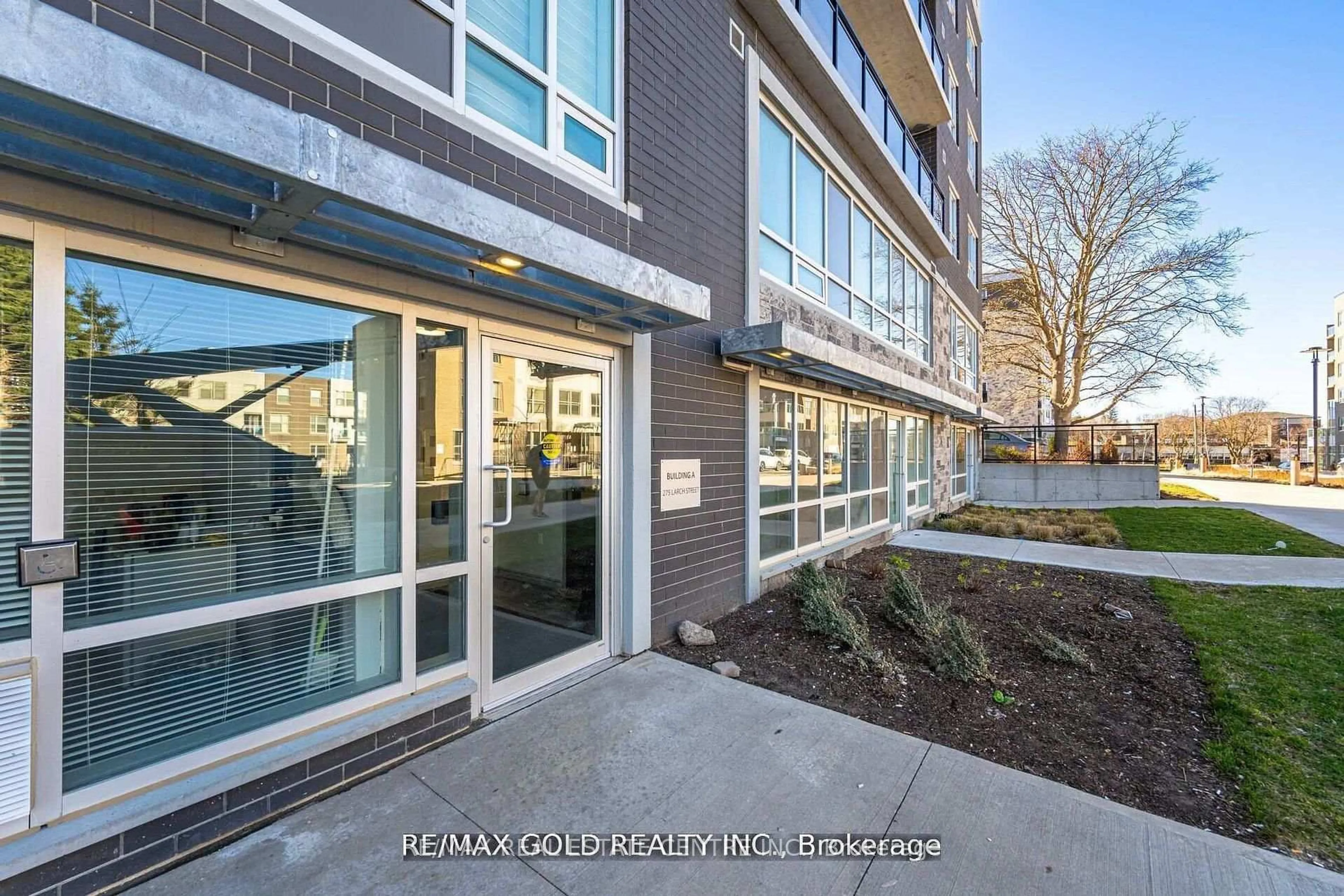 Indoor entryway for 275F Larch St #111, Waterloo Ontario N2L 0J3