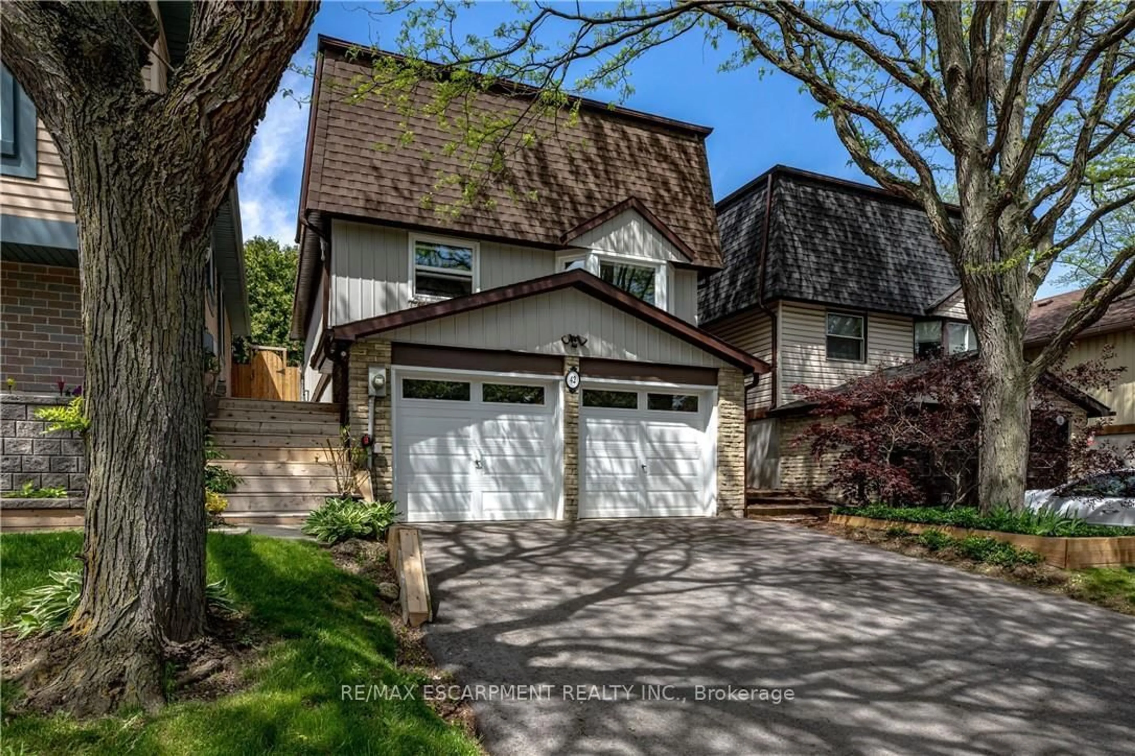 Unknown for 42 Bridlewood Dr, Hamilton Ontario L9H 6H4