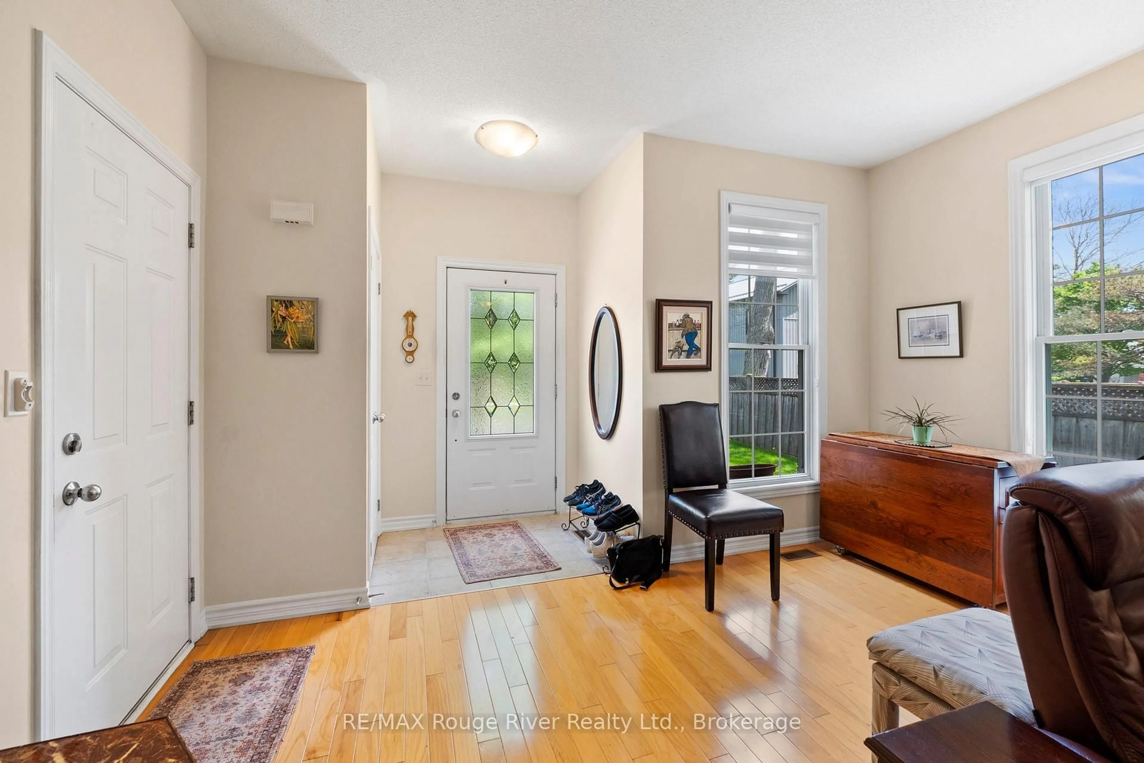 Indoor entryway for 300 D'arcy St #202, Cobourg Ontario K9A 0A2