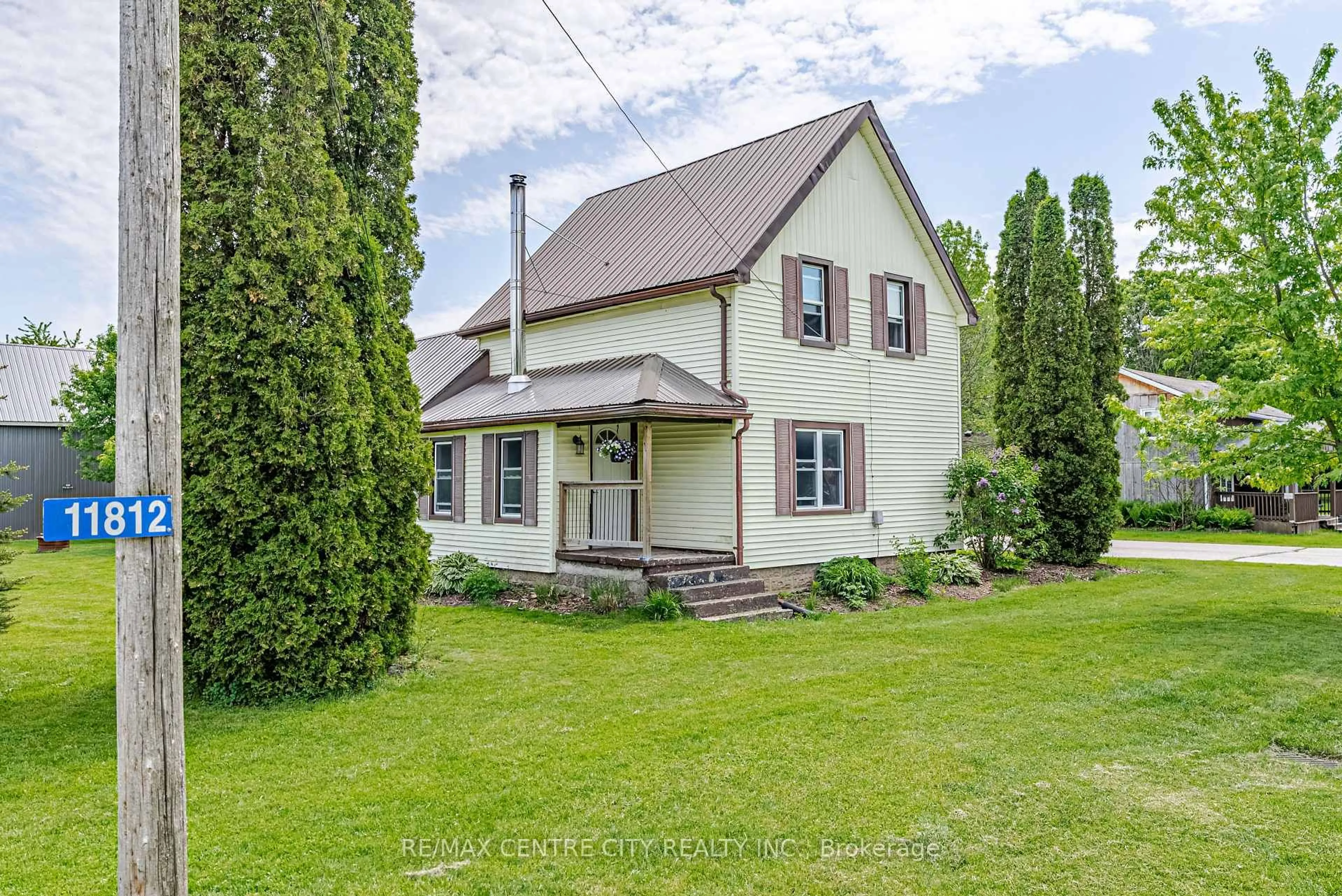 A pic from outside/outdoor area/front of a property/back of a property/a pic from drone, street for 11812 Superior St, Malahide Ontario N0L 2J0