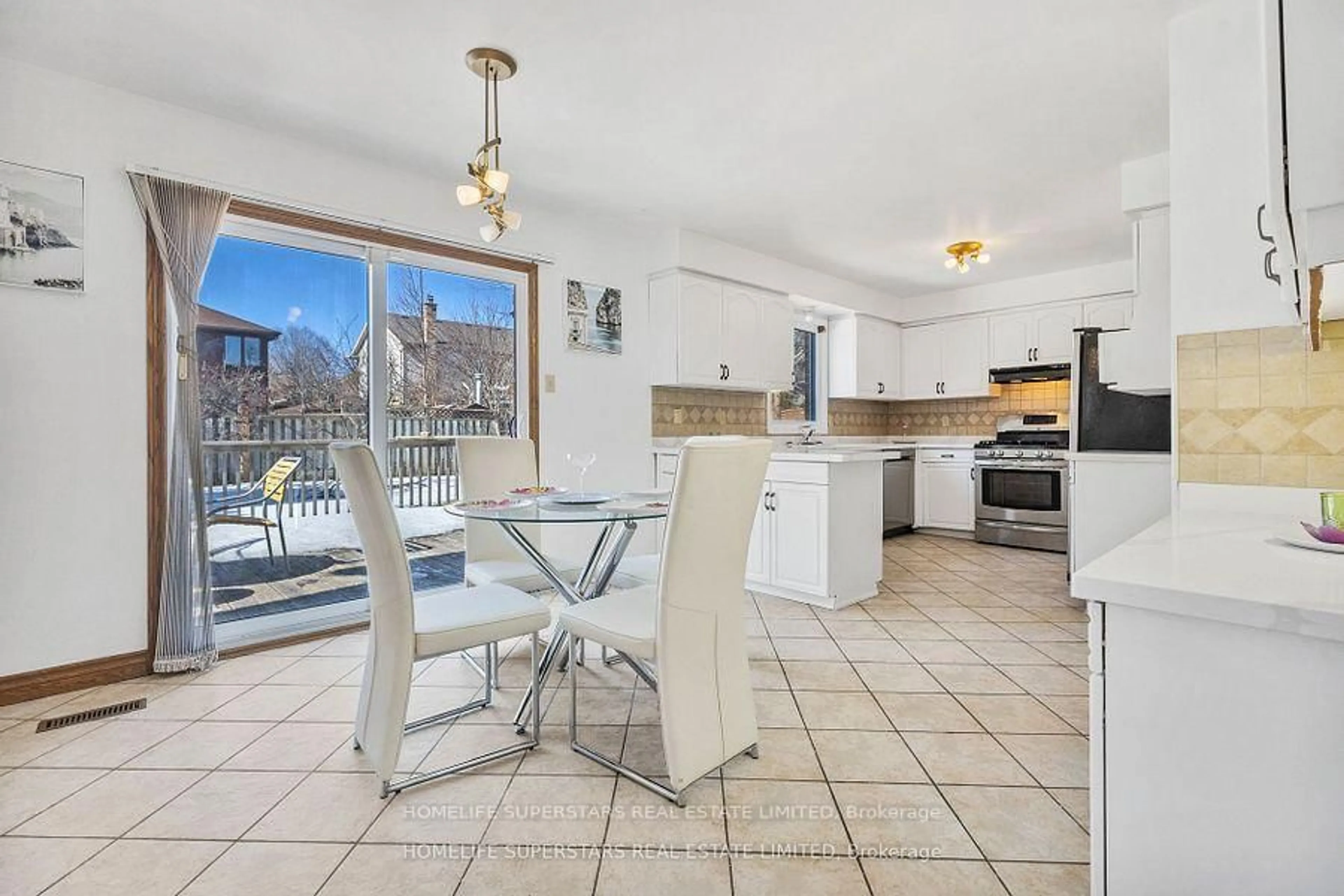 Open concept kitchen, ceramic/tile floor for 1565 Hastings Dr, London North Ontario N5X 3C5
