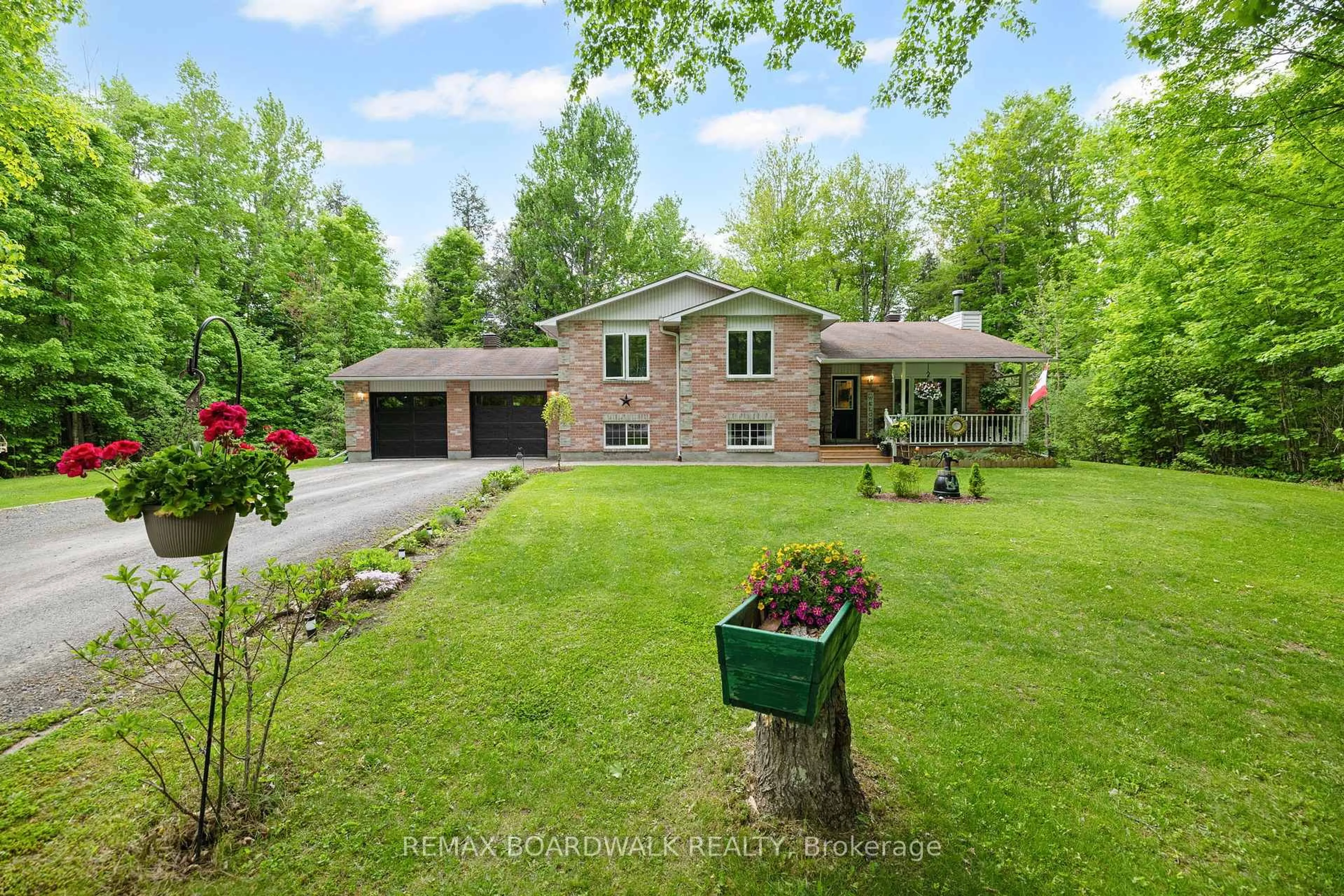 A pic from outside/outdoor area/front of a property/back of a property/a pic from drone, unknown for 133 Hummingbird Lane, Carleton Place Ontario K7C 3P2