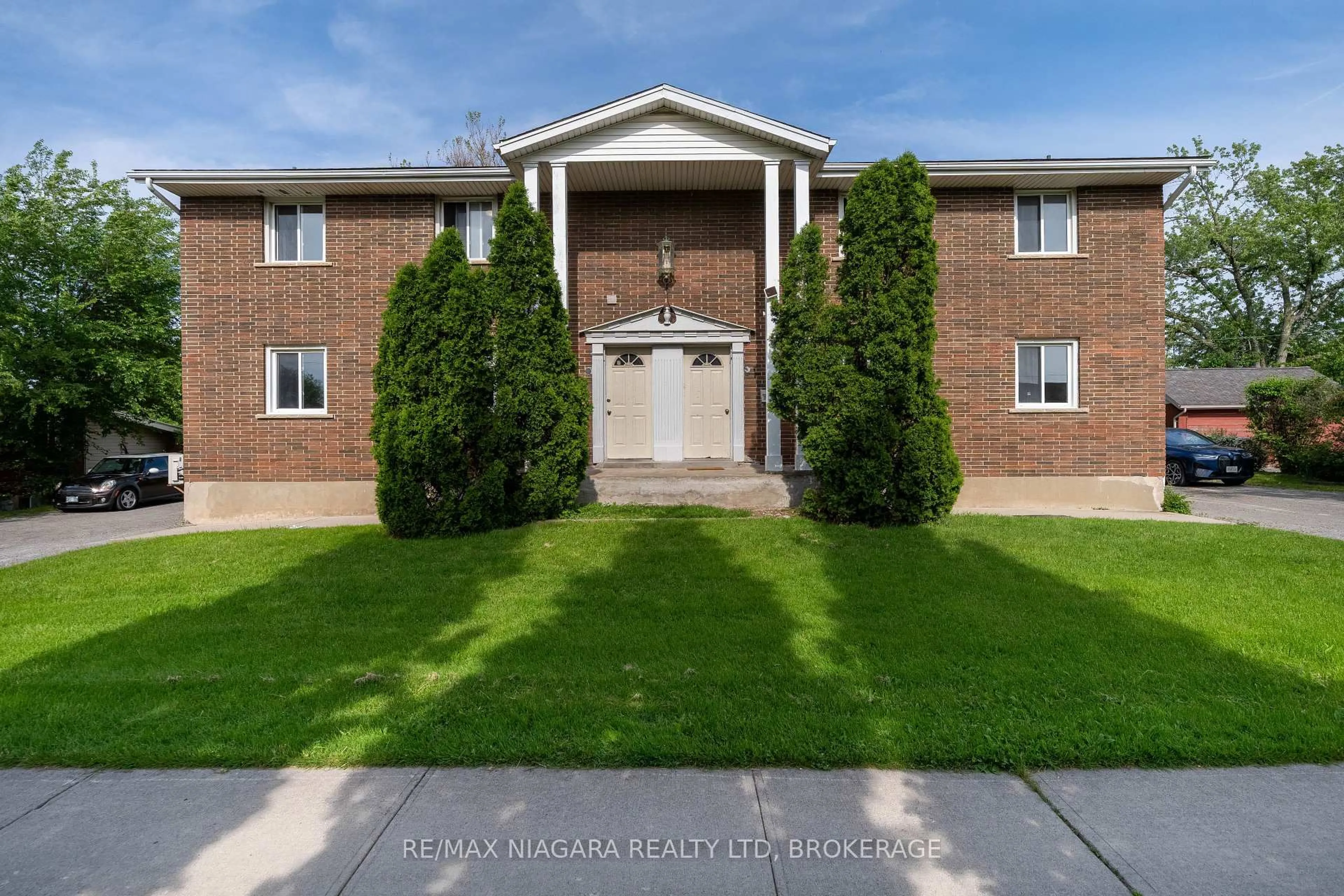 Unknown for 293-295 Glenridge Ave, St. Catharines Ontario L2T 3K5