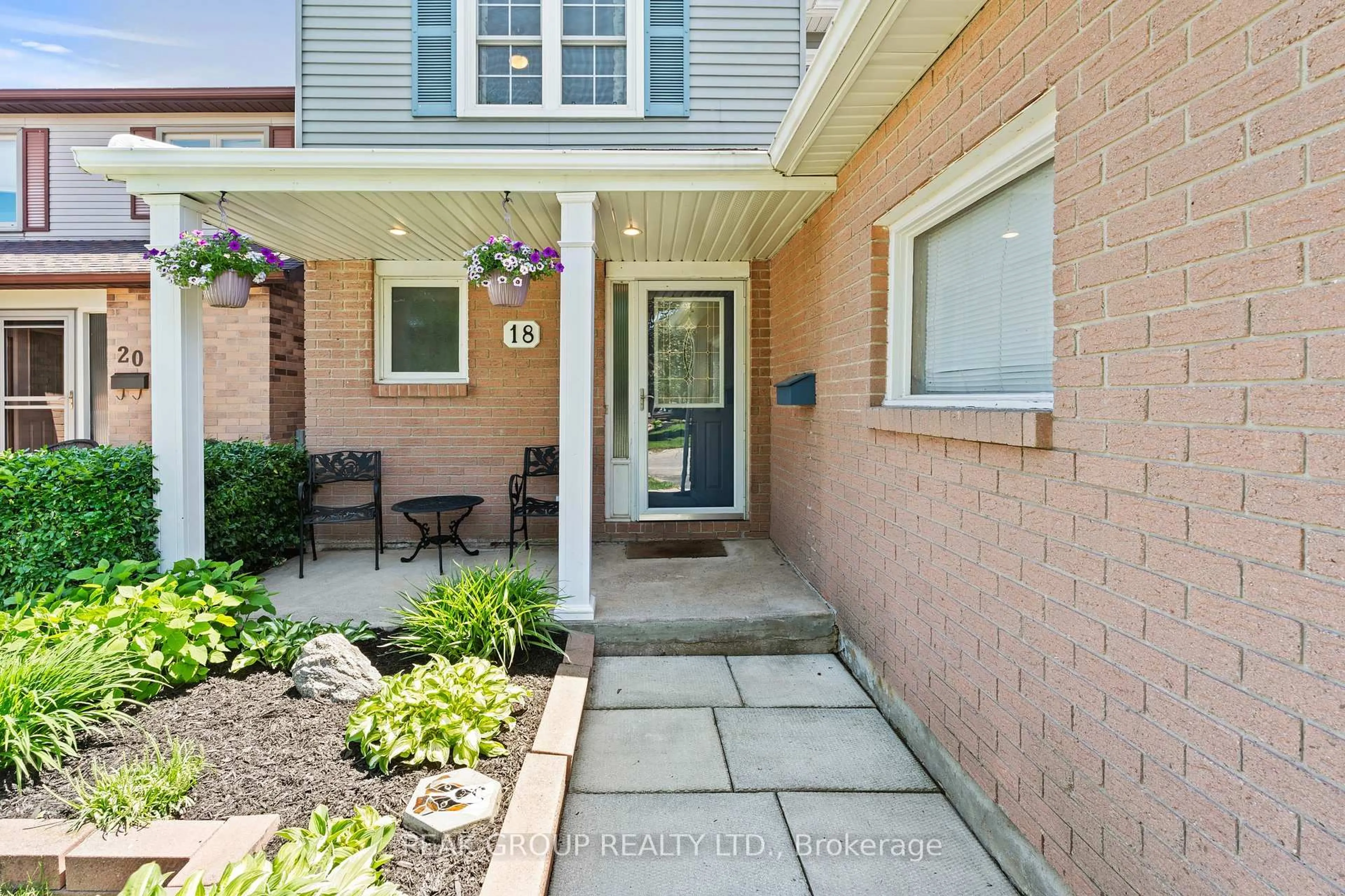 Unknown for 18 Sandra Cres, Grimsby Ontario L3M 4Z1