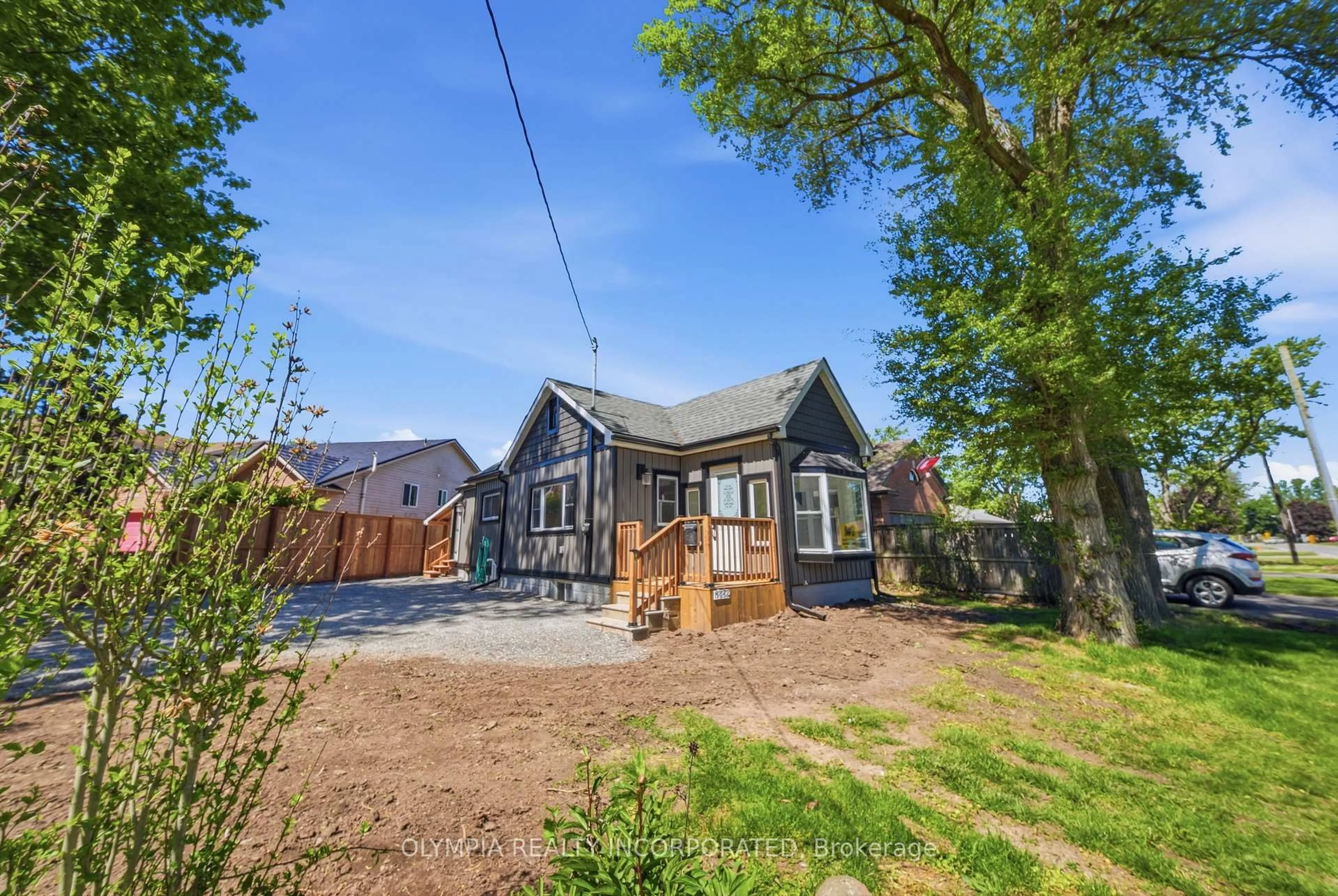 A pic from outside/outdoor area/front of a property/back of a property/a pic from drone, street for 7936 Beaverdams Rd, Niagara Falls Ontario L2H 1R5
