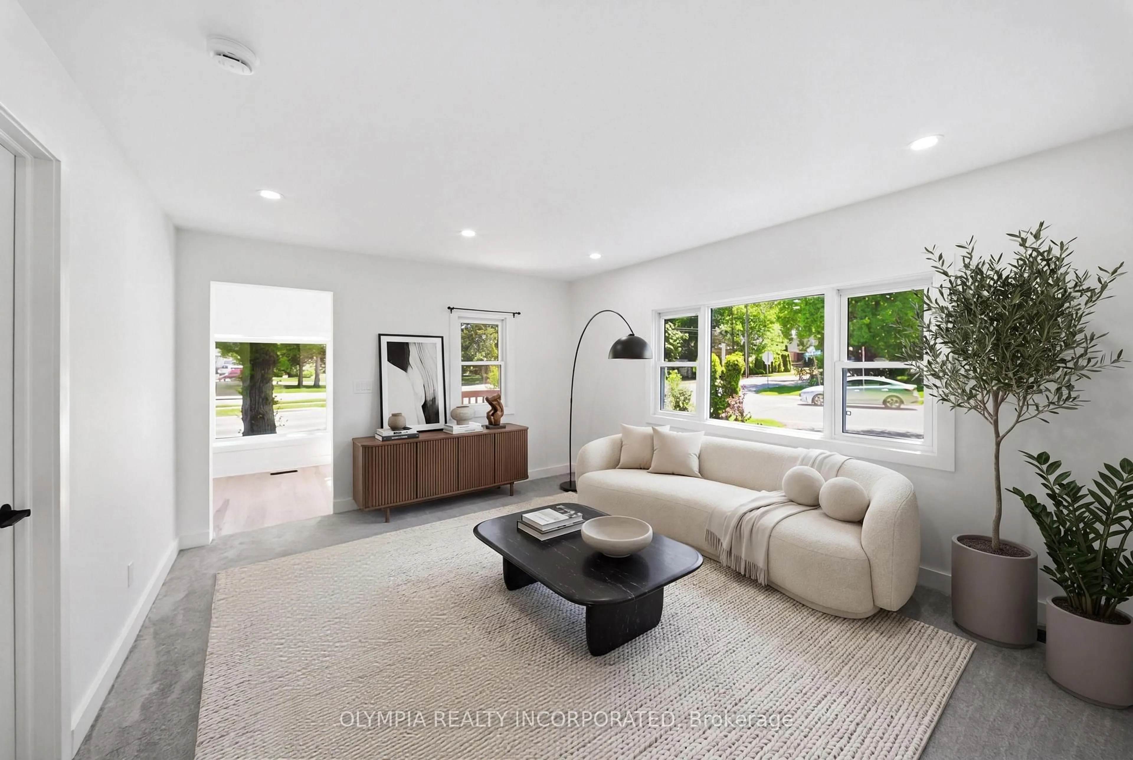 Living room with furniture, unknown for 7936 Beaverdams Rd, Niagara Falls Ontario L2H 1R5