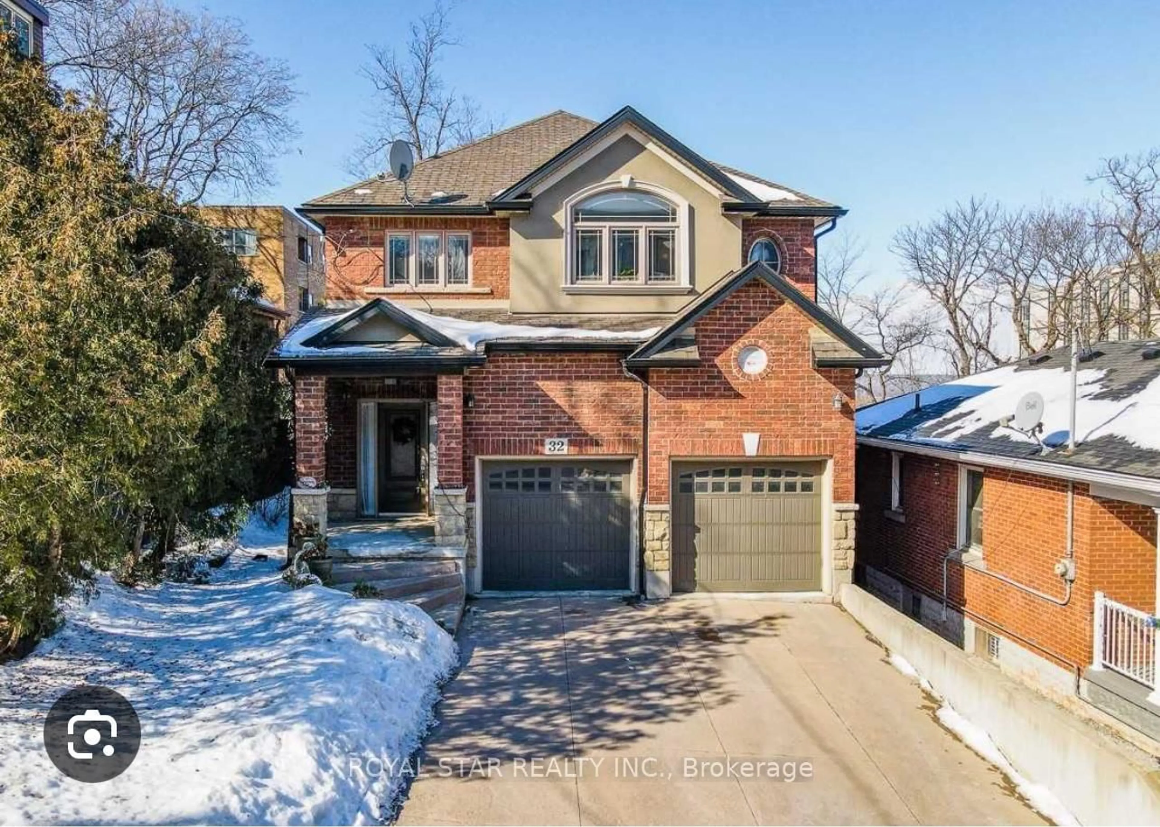 Home with brick exterior material, street for 32 Mountwood Ave, Hamilton Ontario L8N 2G9