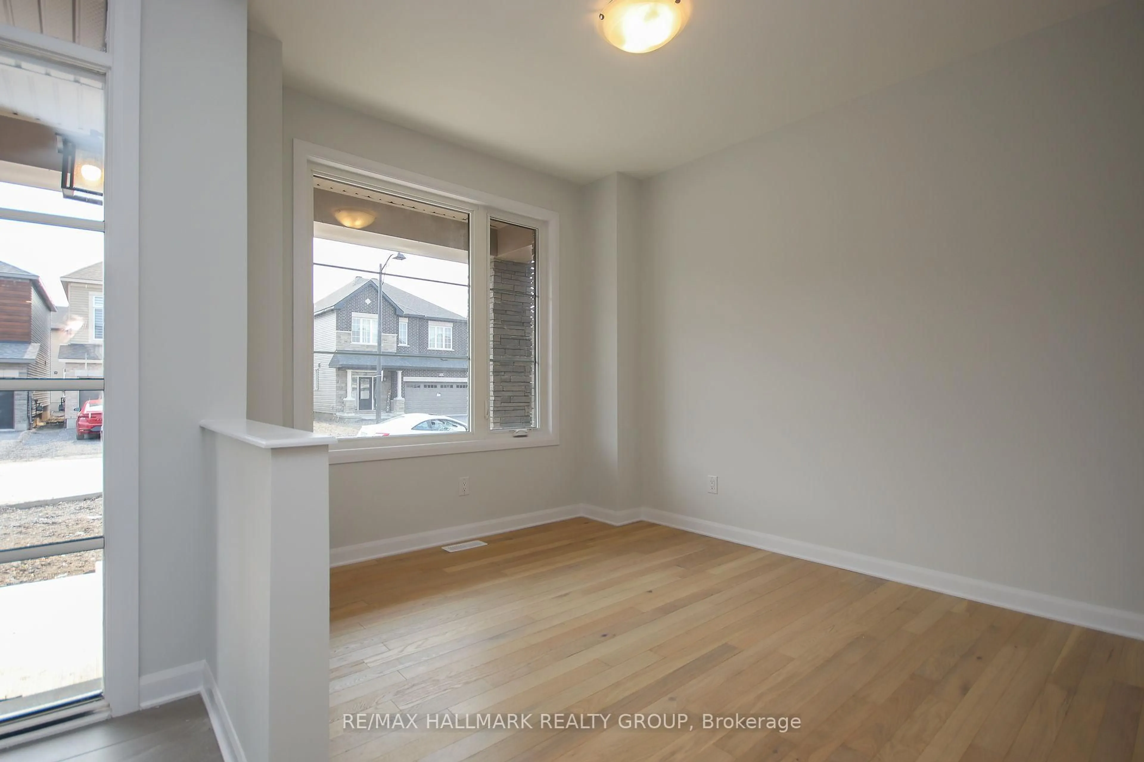 A pic of a room for 613 IDYLLIC Terr, Ottawa Ontario K4A 5N9