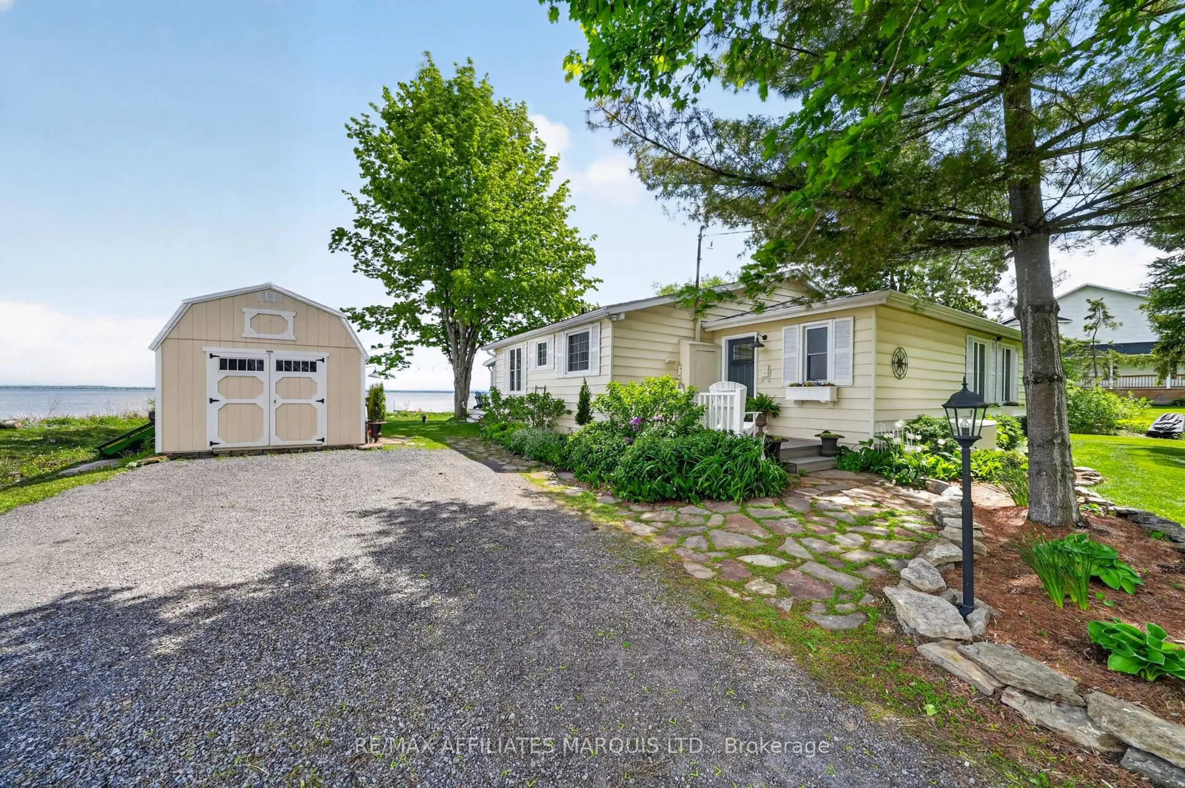 A pic from outside/outdoor area/front of a property/back of a property/a pic from drone, unknown for 6266 94th Ave, South Glengarry Ontario K0C 1E0