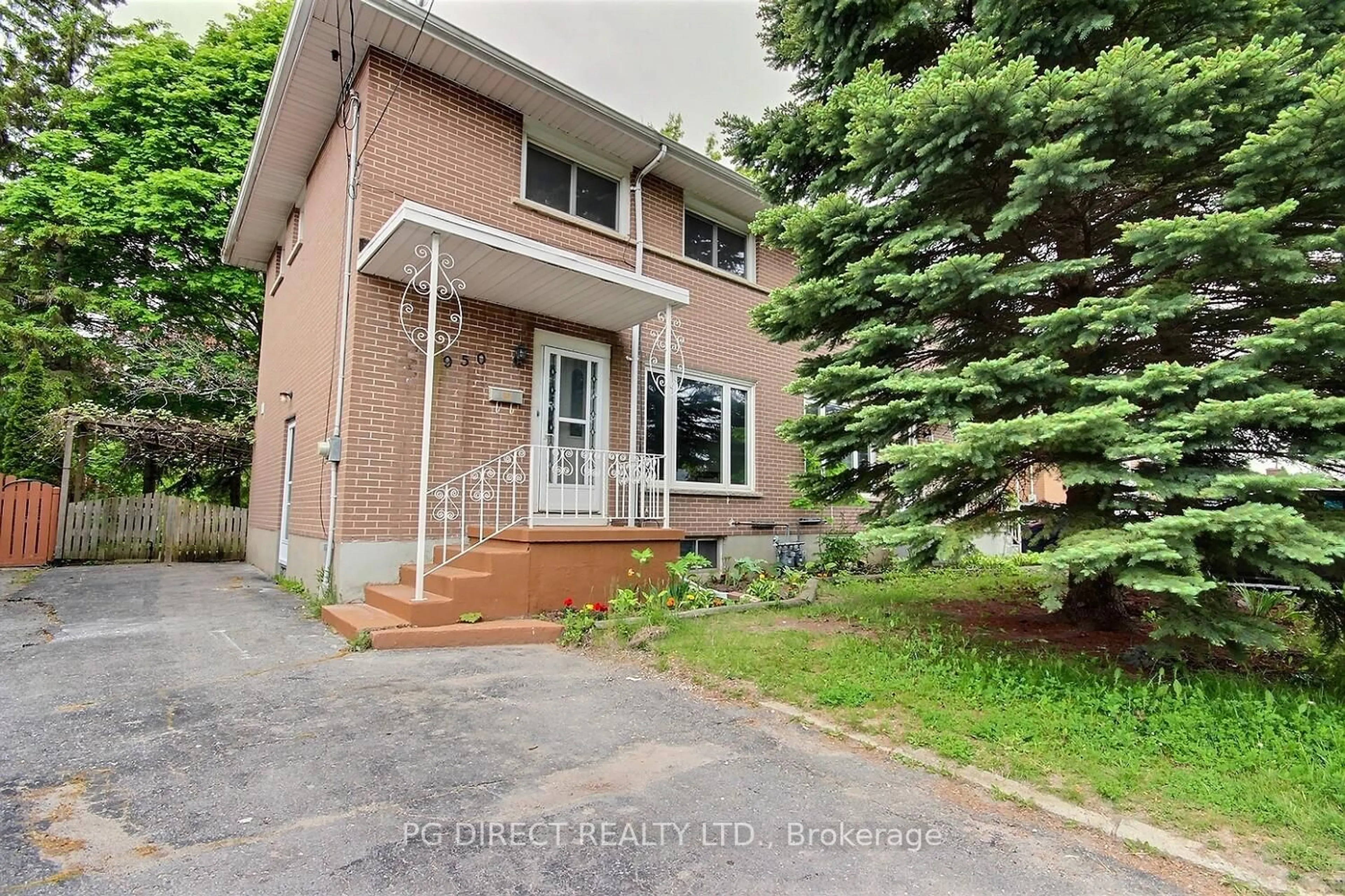Home with brick exterior material, street for 950 Portsmouth Ave, Kingston Ontario K7M 1W9