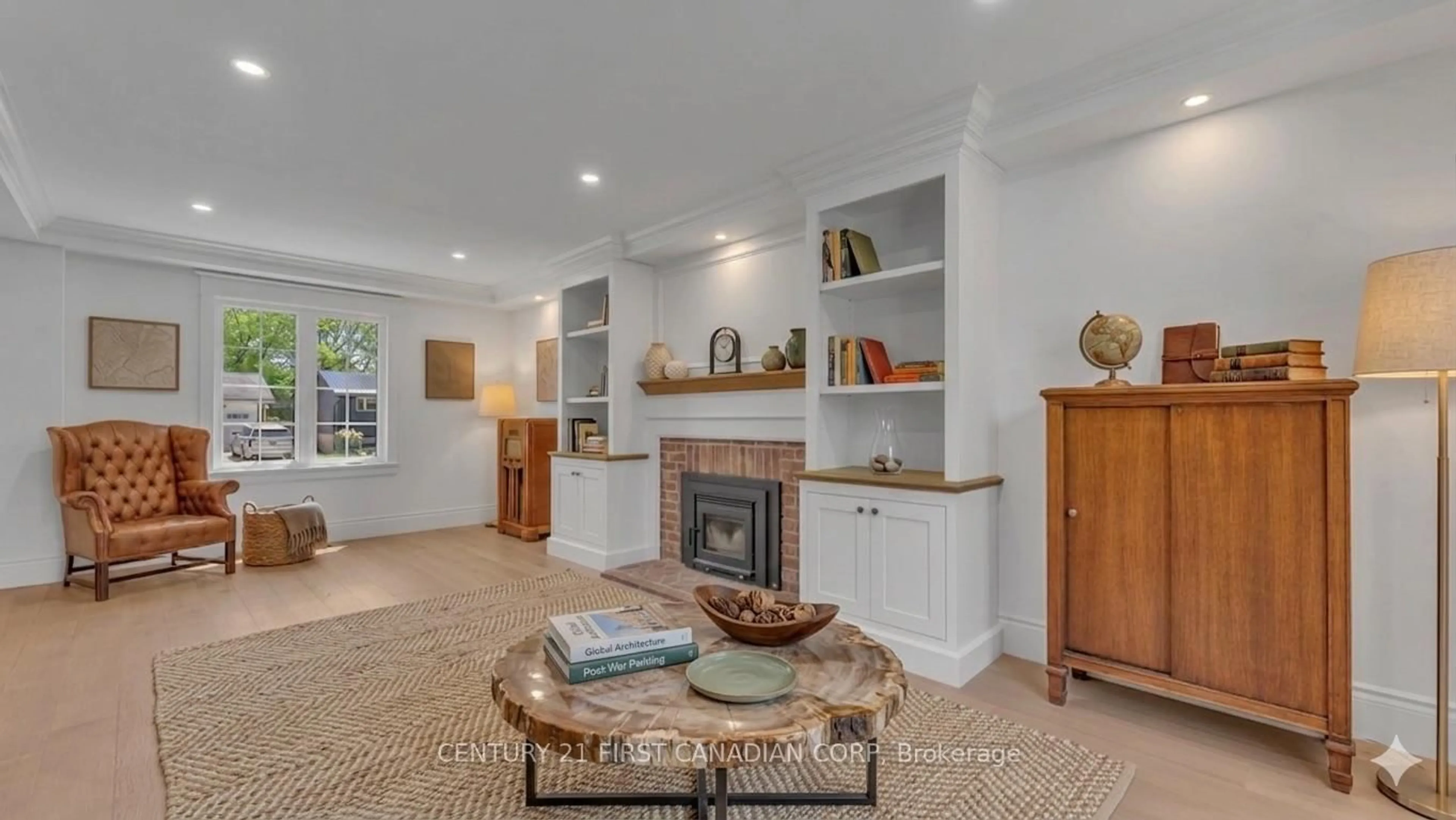 Living room with furniture, unknown for 54 Lloyd Manor Cres, London North Ontario N6H 3Z3
