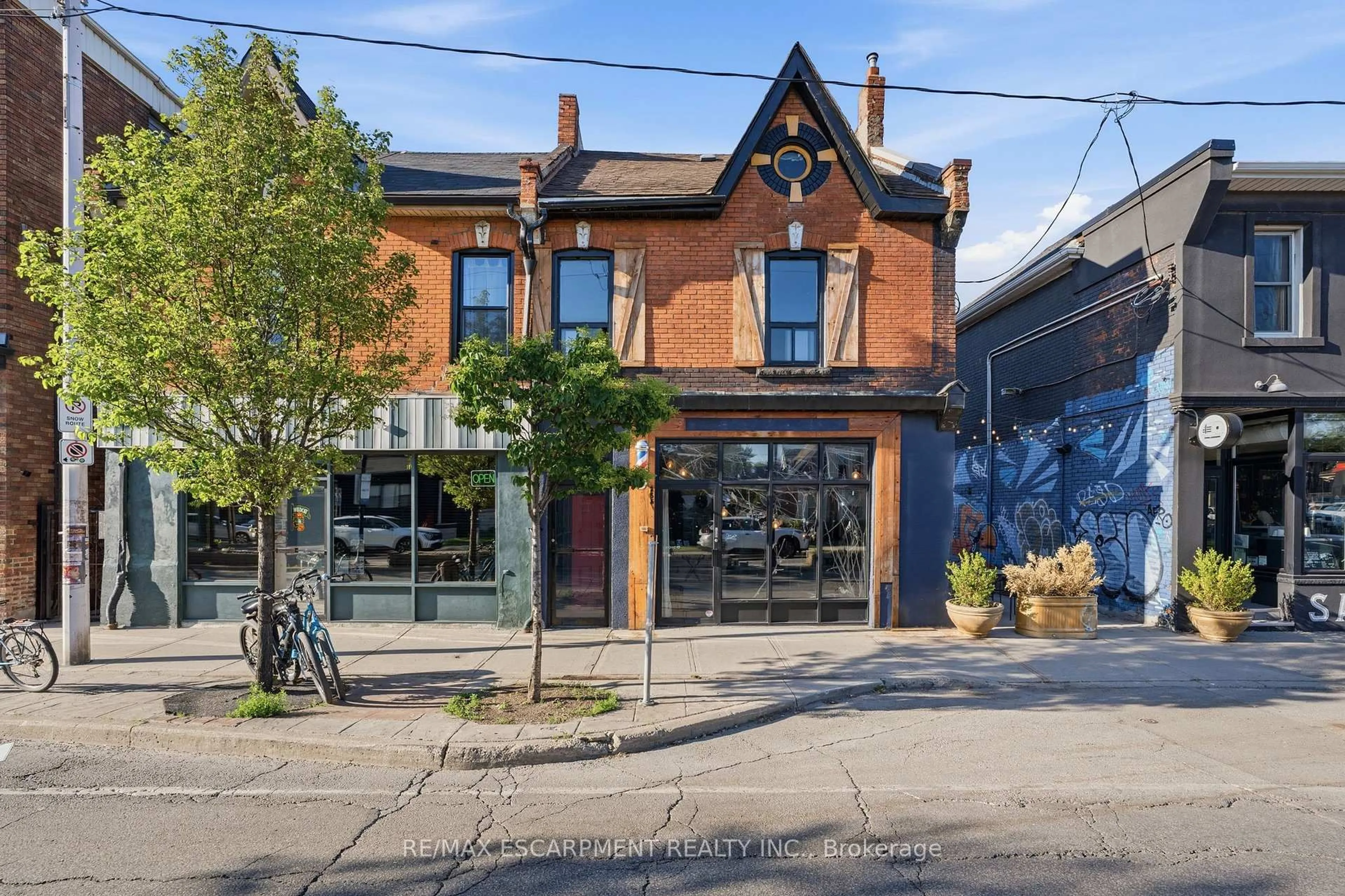 Home with brick exterior material, street for 355 Barton St, Hamilton Ontario L8L 2X6