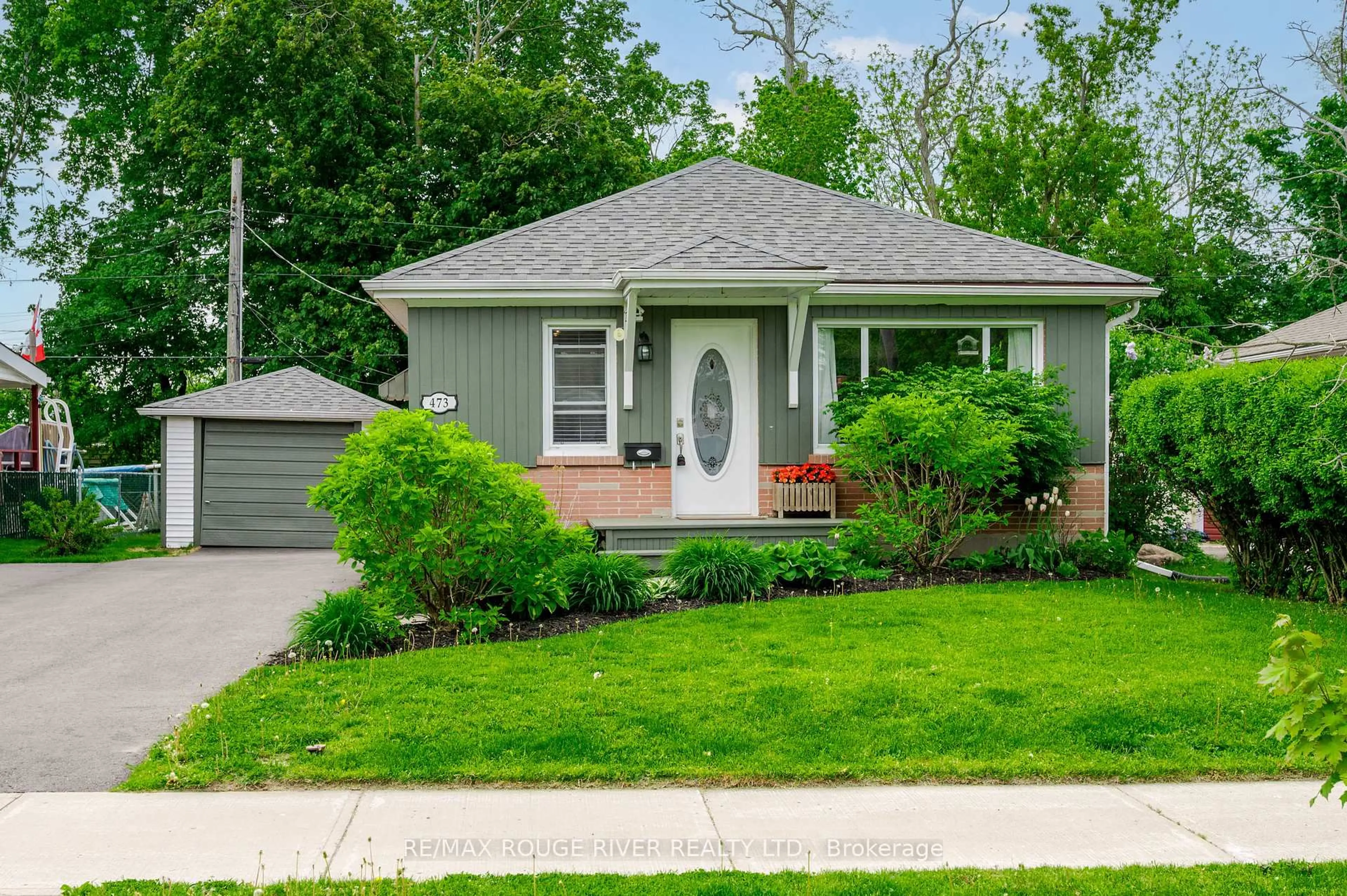 Home with vinyl exterior material, street for 473 Cordach Cres, Peterborough Ontario K9H 3A4