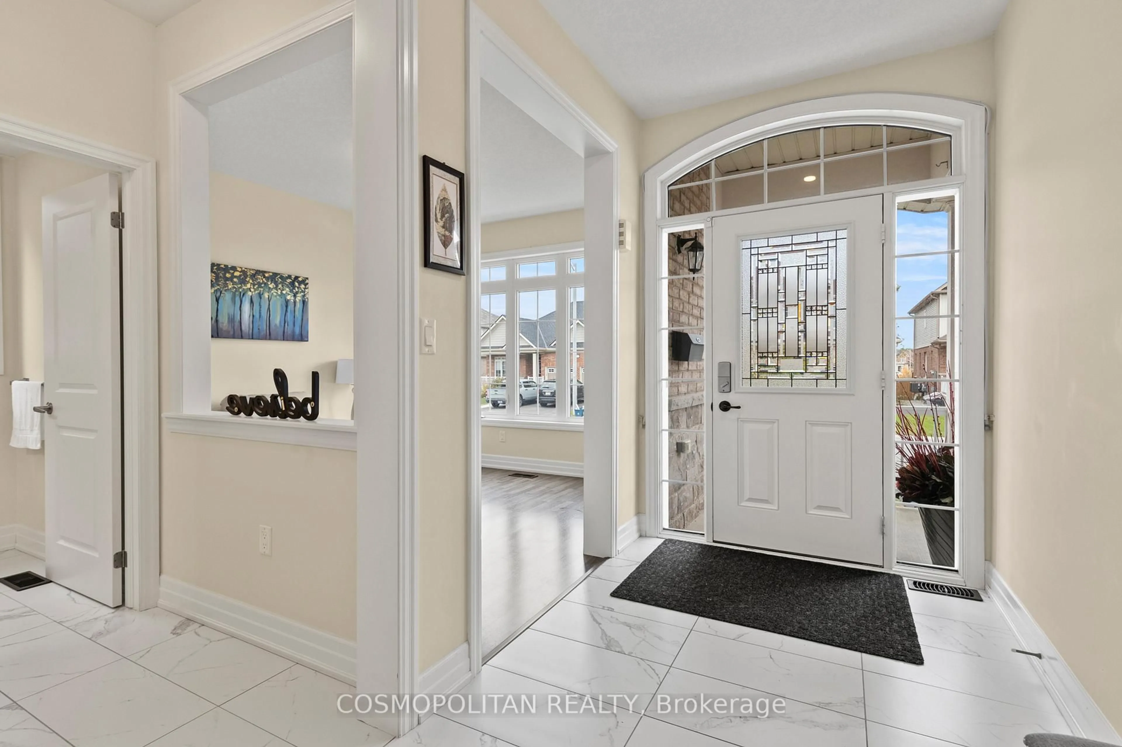 Indoor entryway for 4500 Eclipse Way, Niagara Falls Ontario L2G 0X4