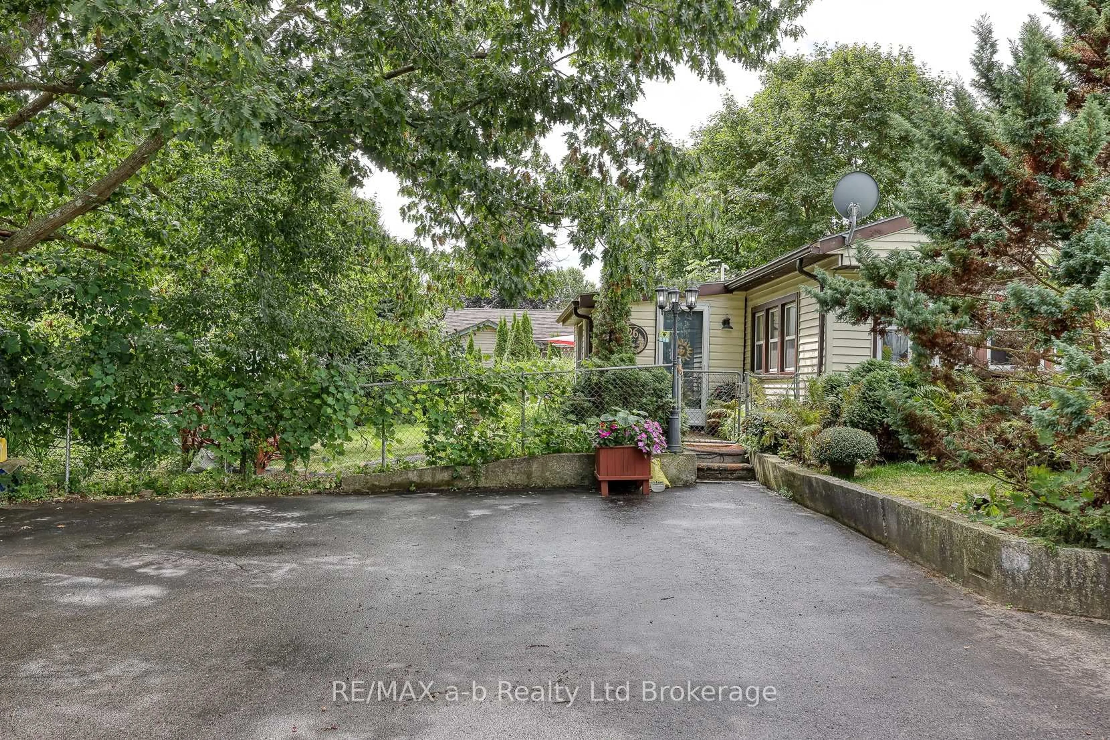 Patio, street for 746112 Township 4 Rd #26, Blandford-Blenheim Ontario N4S 7V9
