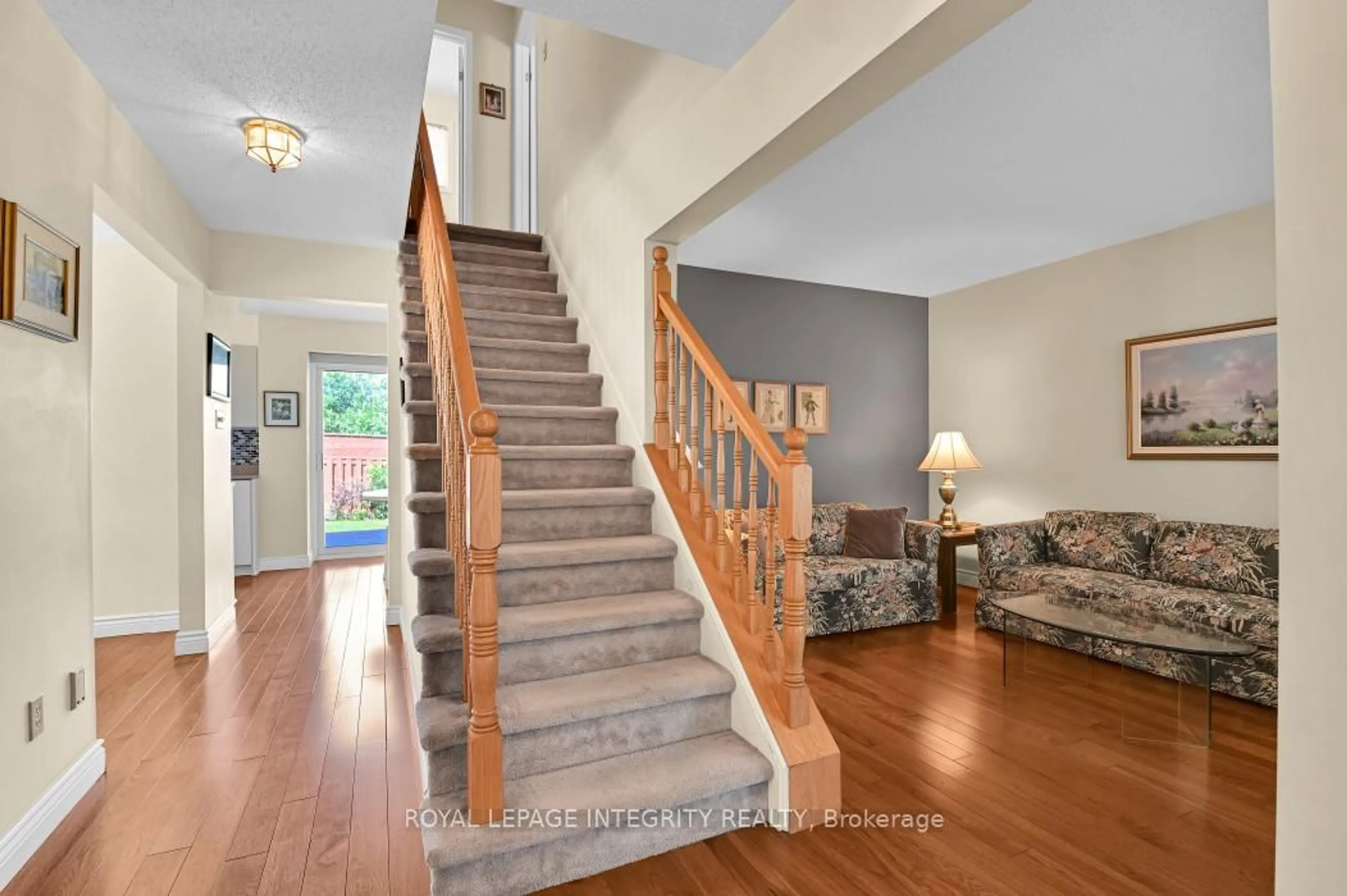 Unknown for 121 Dossetter Way, Ottawa Ontario K1G 4S4