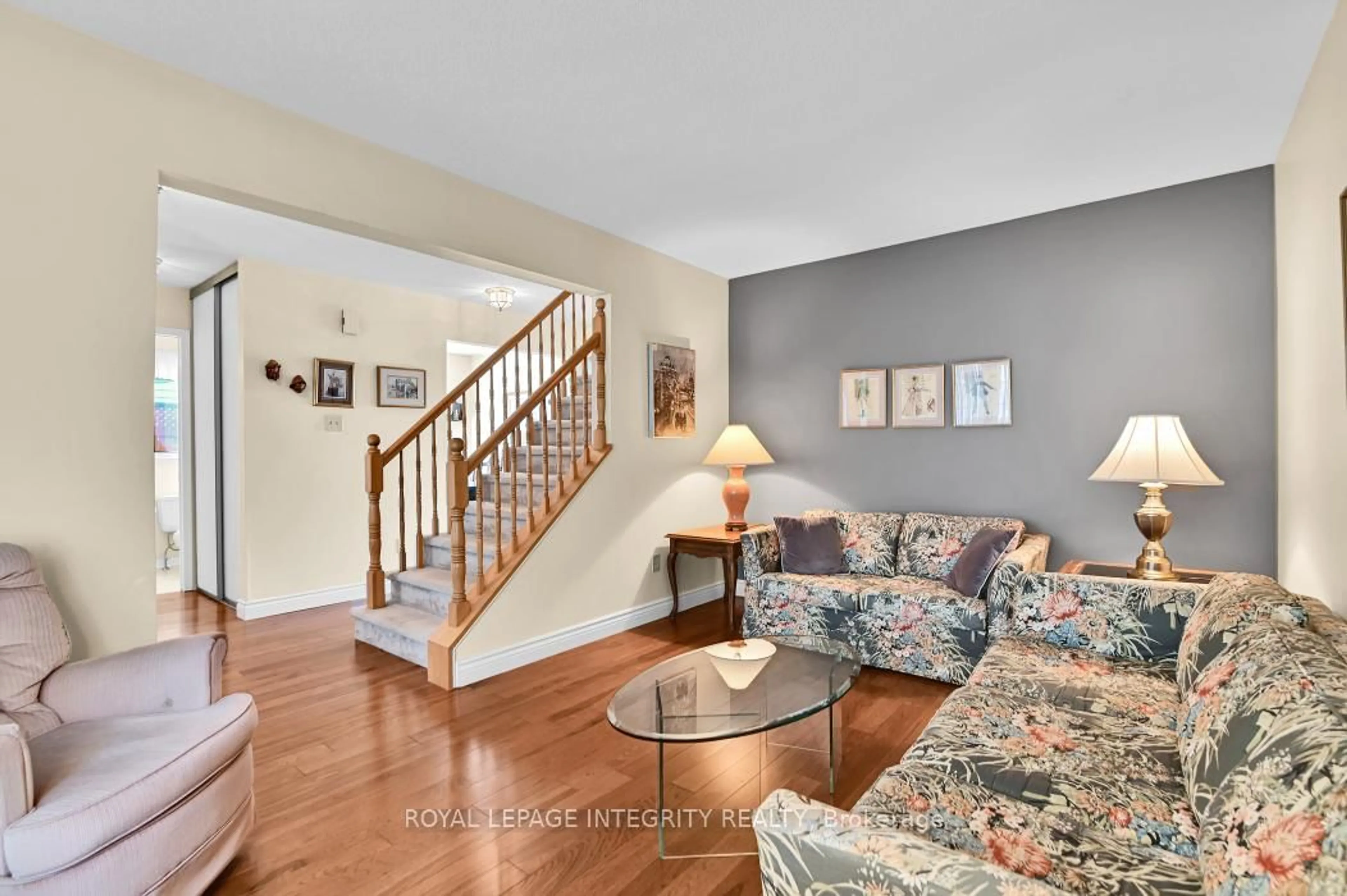 Living room with furniture, unknown for 121 Dossetter Way, Ottawa Ontario K1G 4S4