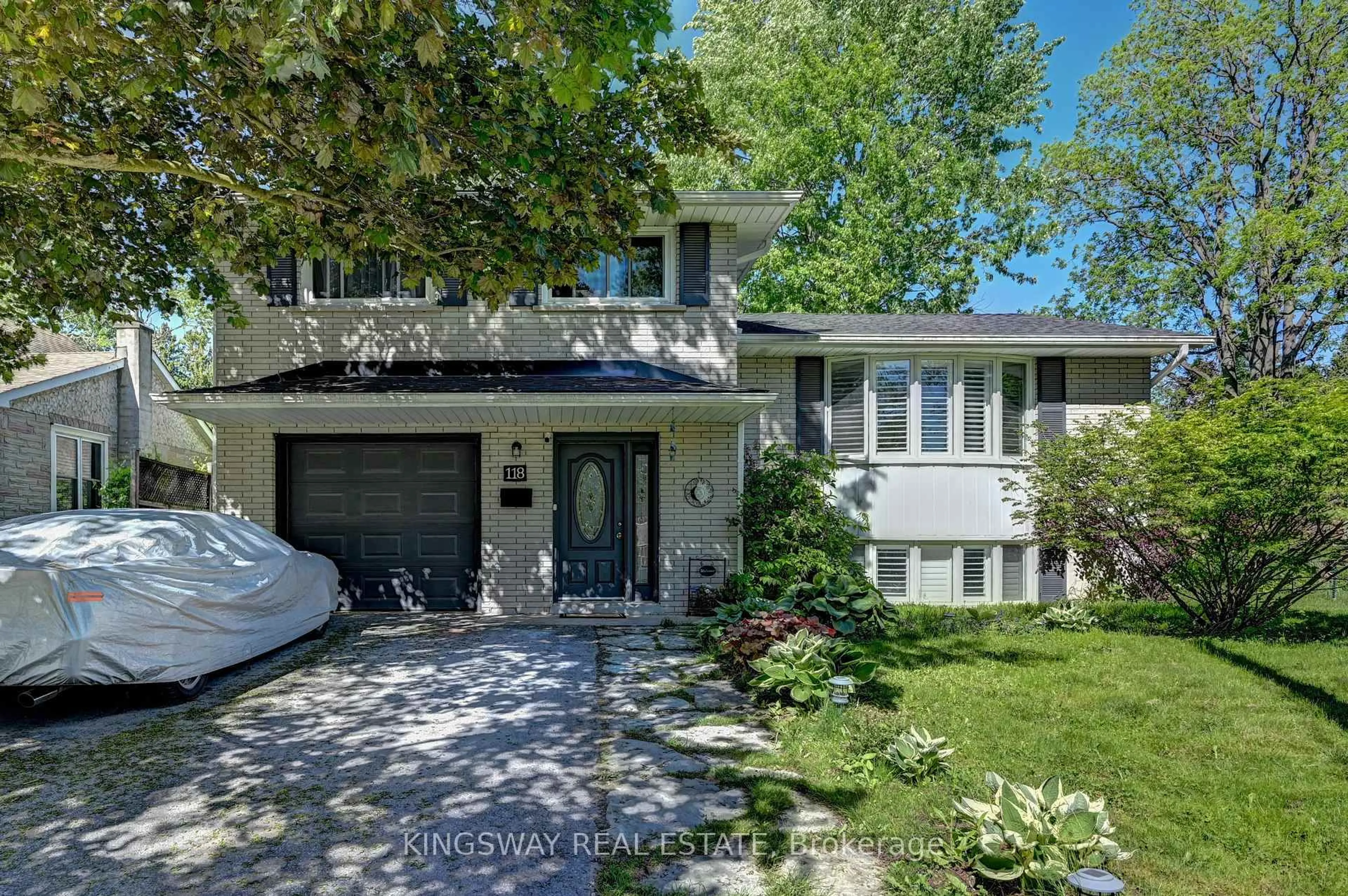 Unknown for 118 Adam St, Cambridge Ontario N3C 2K6