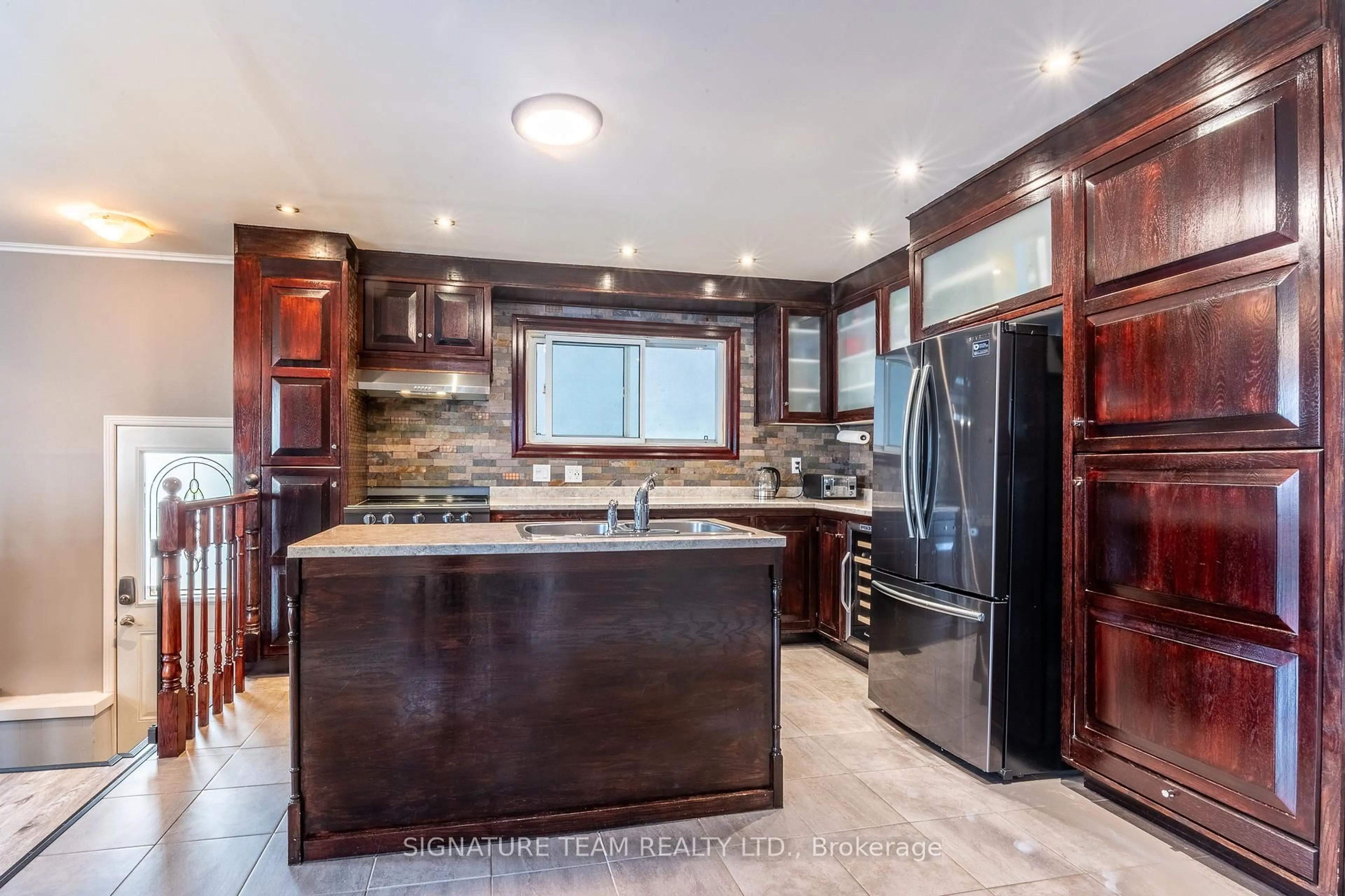 Open concept kitchen, ceramic/tile floor for 149 Town Line Rd, Pembroke Ontario K8A 2H2