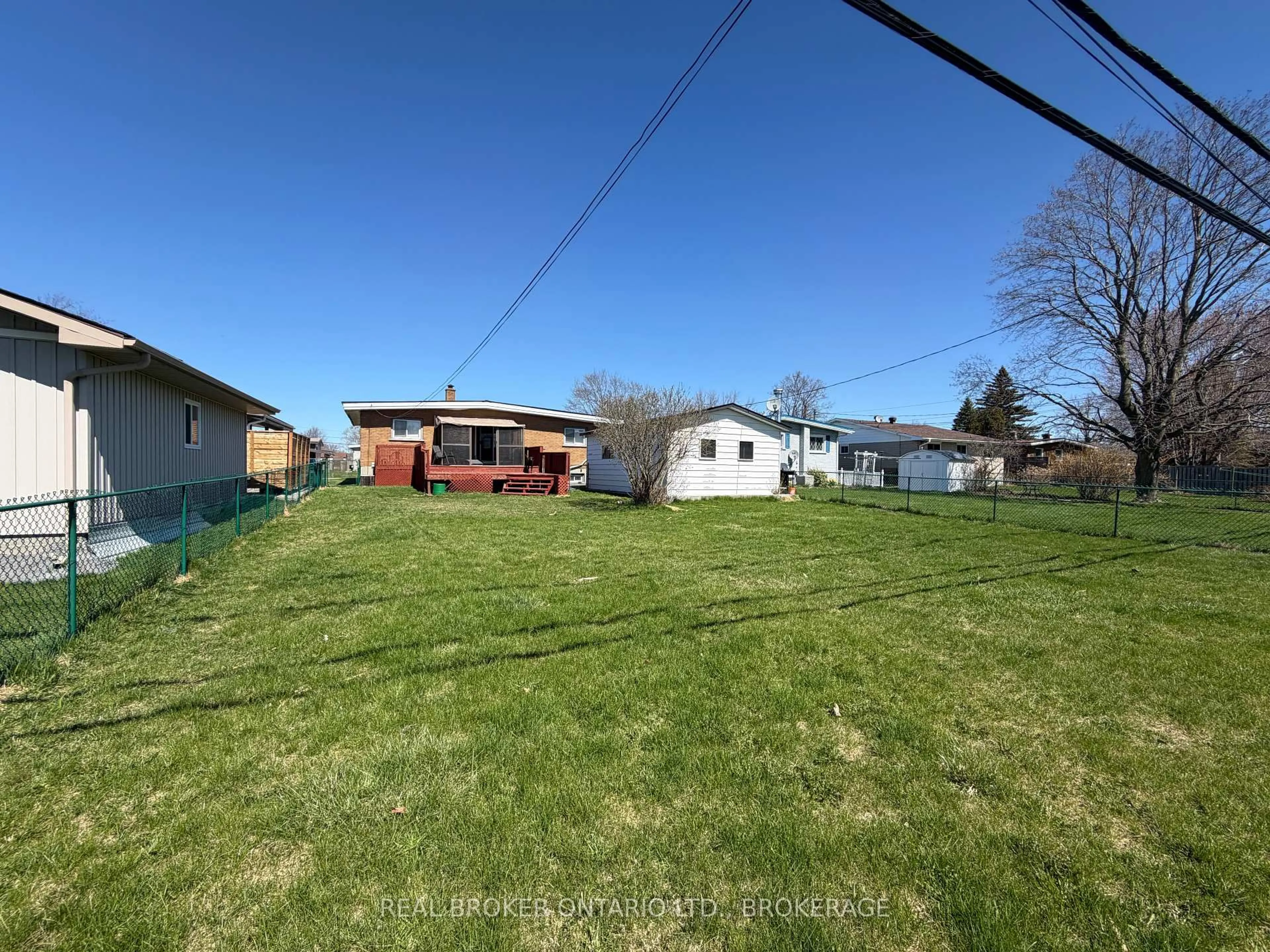 A pic from outside/outdoor area/front of a property/back of a property/a pic from drone, street for 1817 Shearer Ave, Cornwall Ontario K6H 2H4