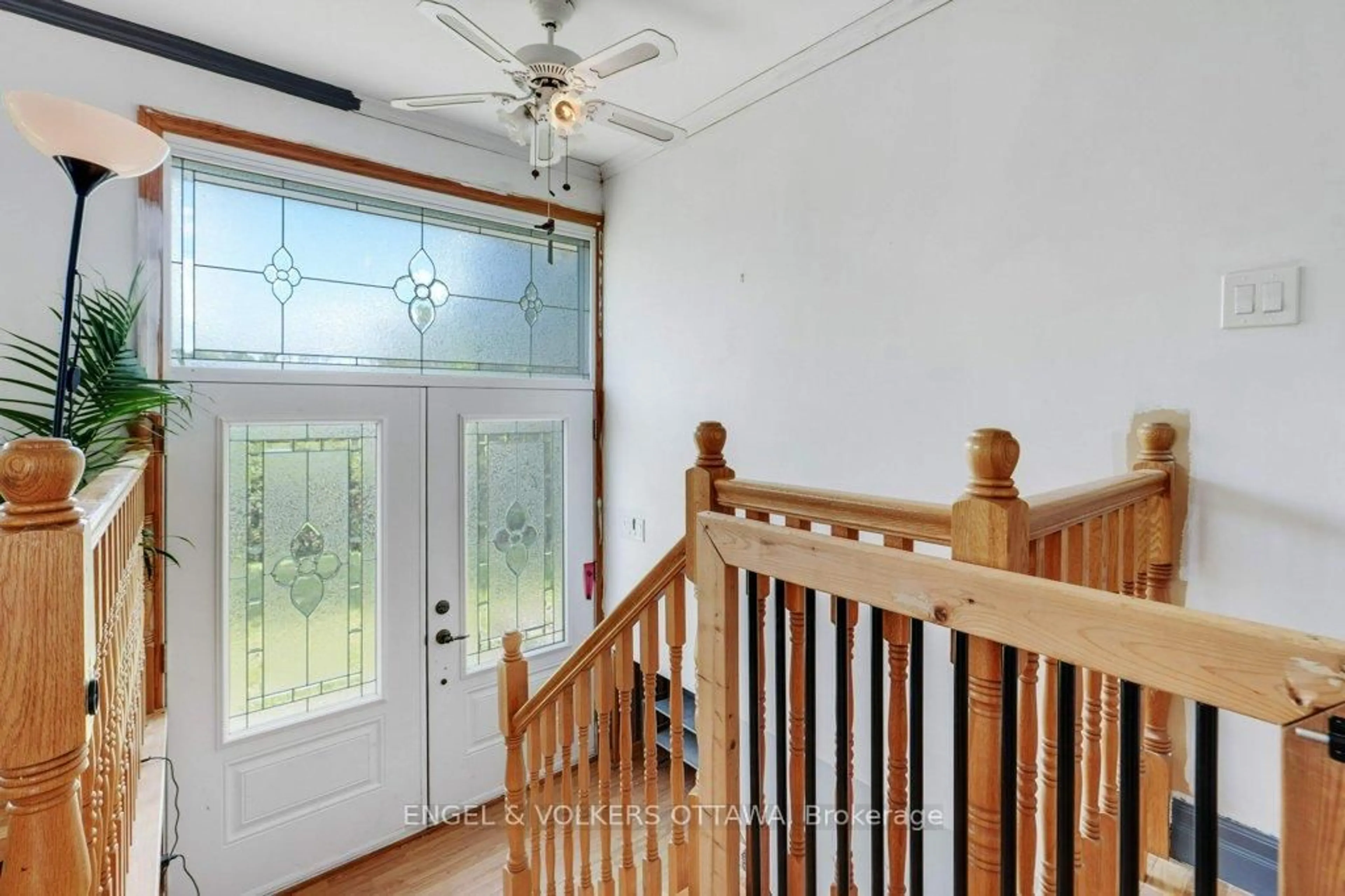 Indoor entryway for 14961 County Rd 43, North Stormont Ontario K0C 1K0