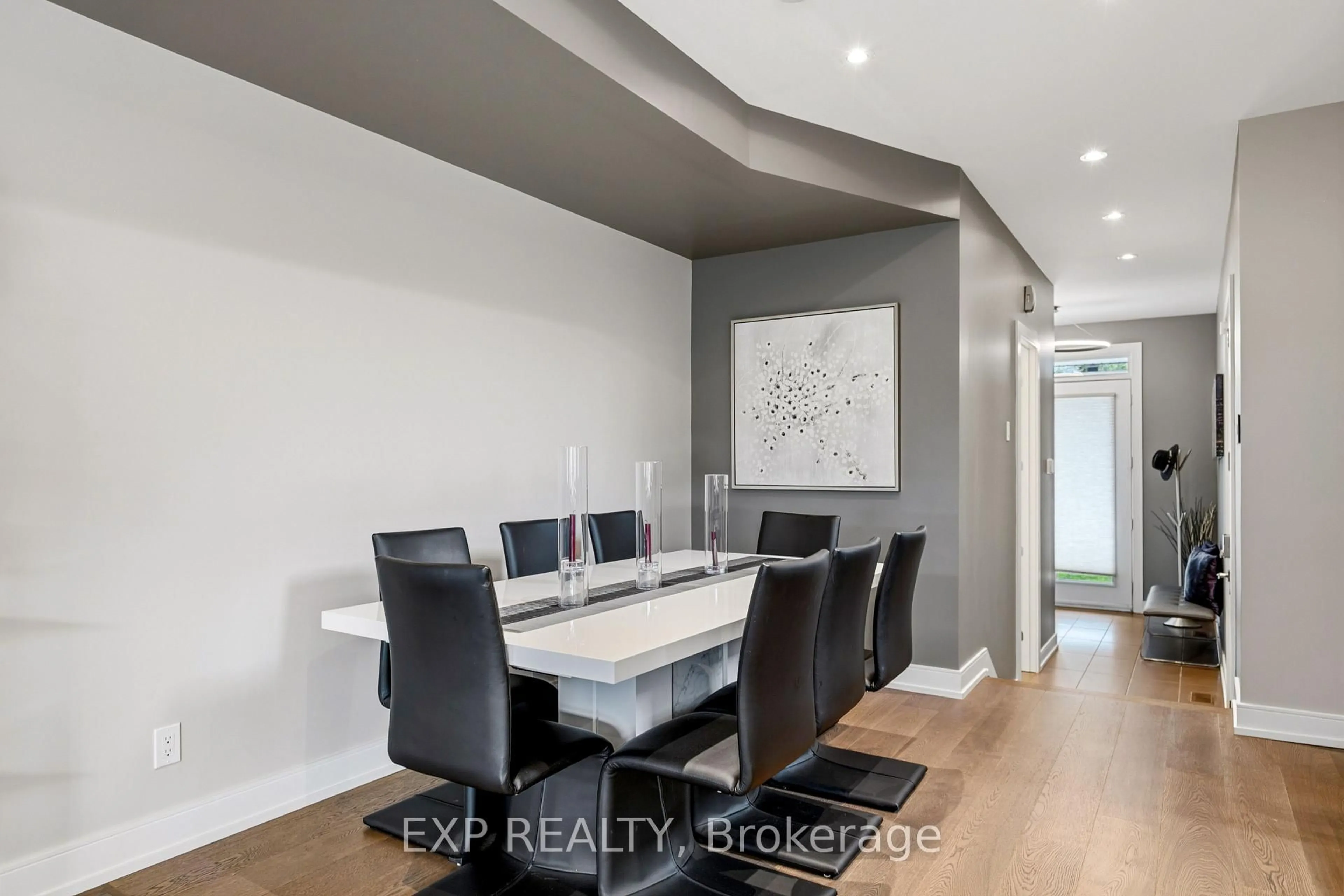 Dining room, ceramic/tile floor for 157 Wesley Ave, Ottawa Ontario K1Z 7A1