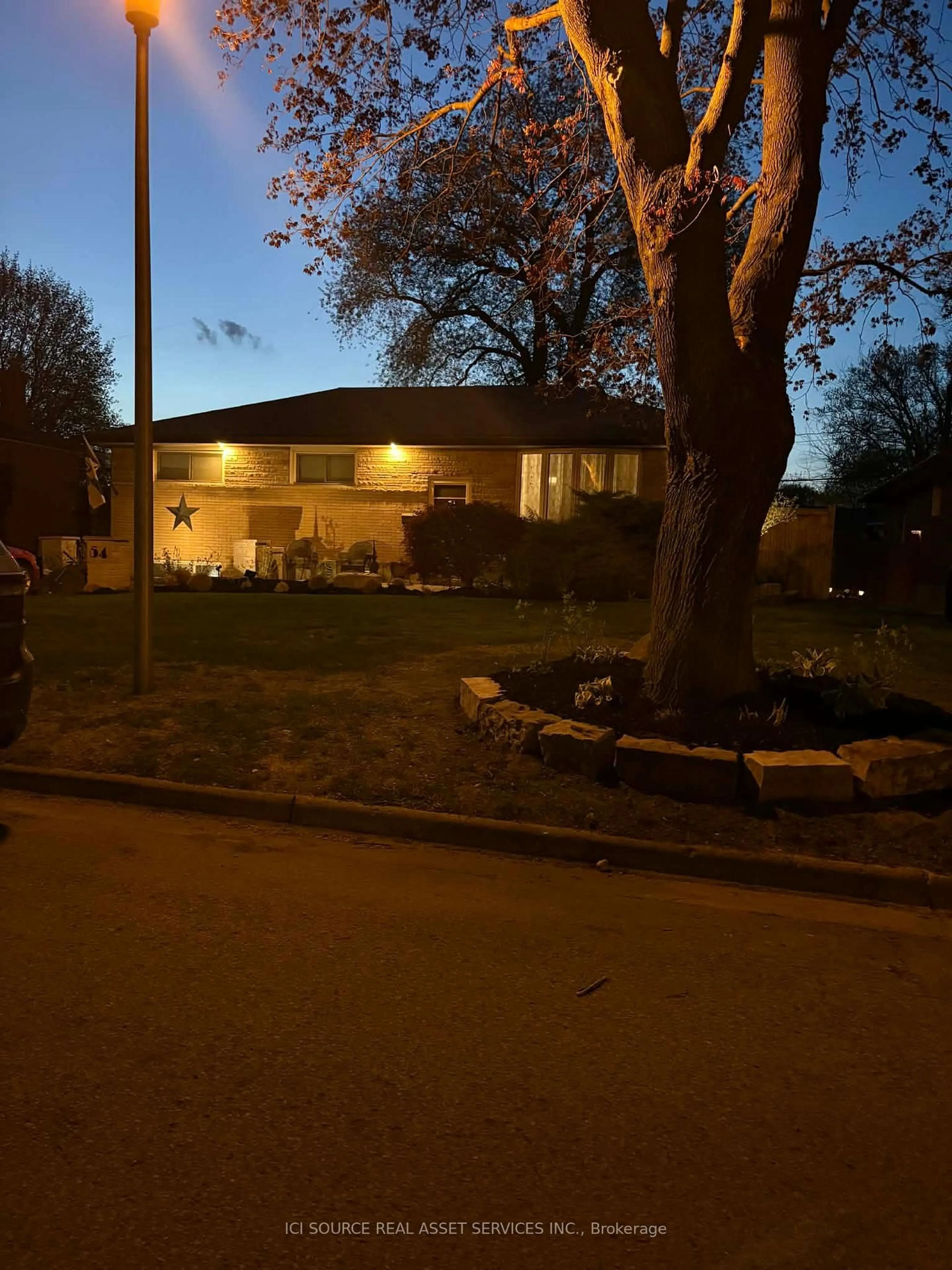 Unknown for 54 Rockwyn Cres, London East Ontario N5W 1S9