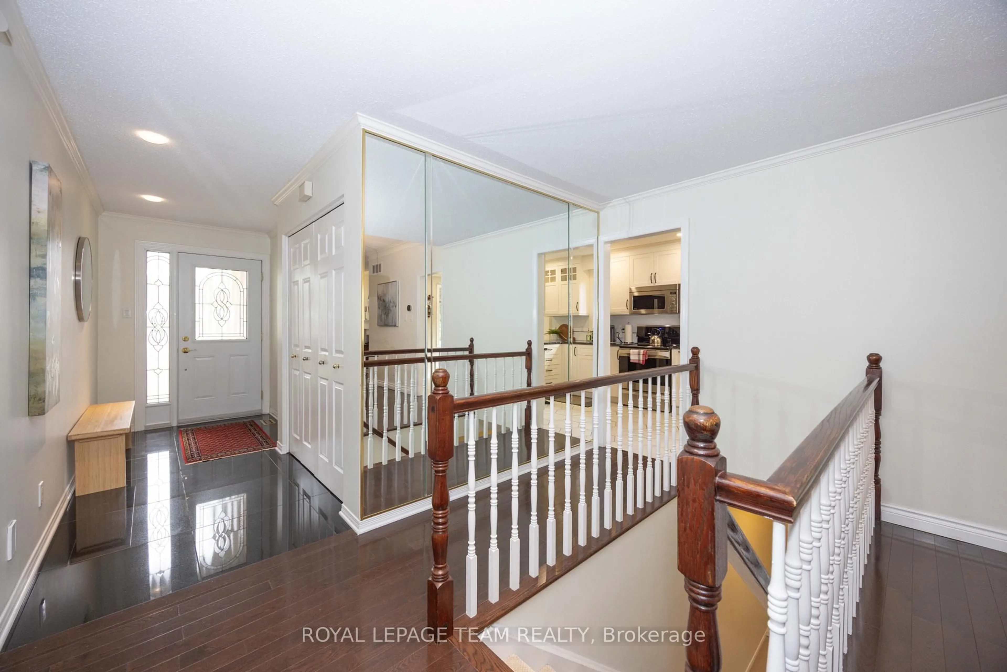 Indoor entryway for 20 Grand Harbour Crt #30, Stittsville Ontario K2S 1H2