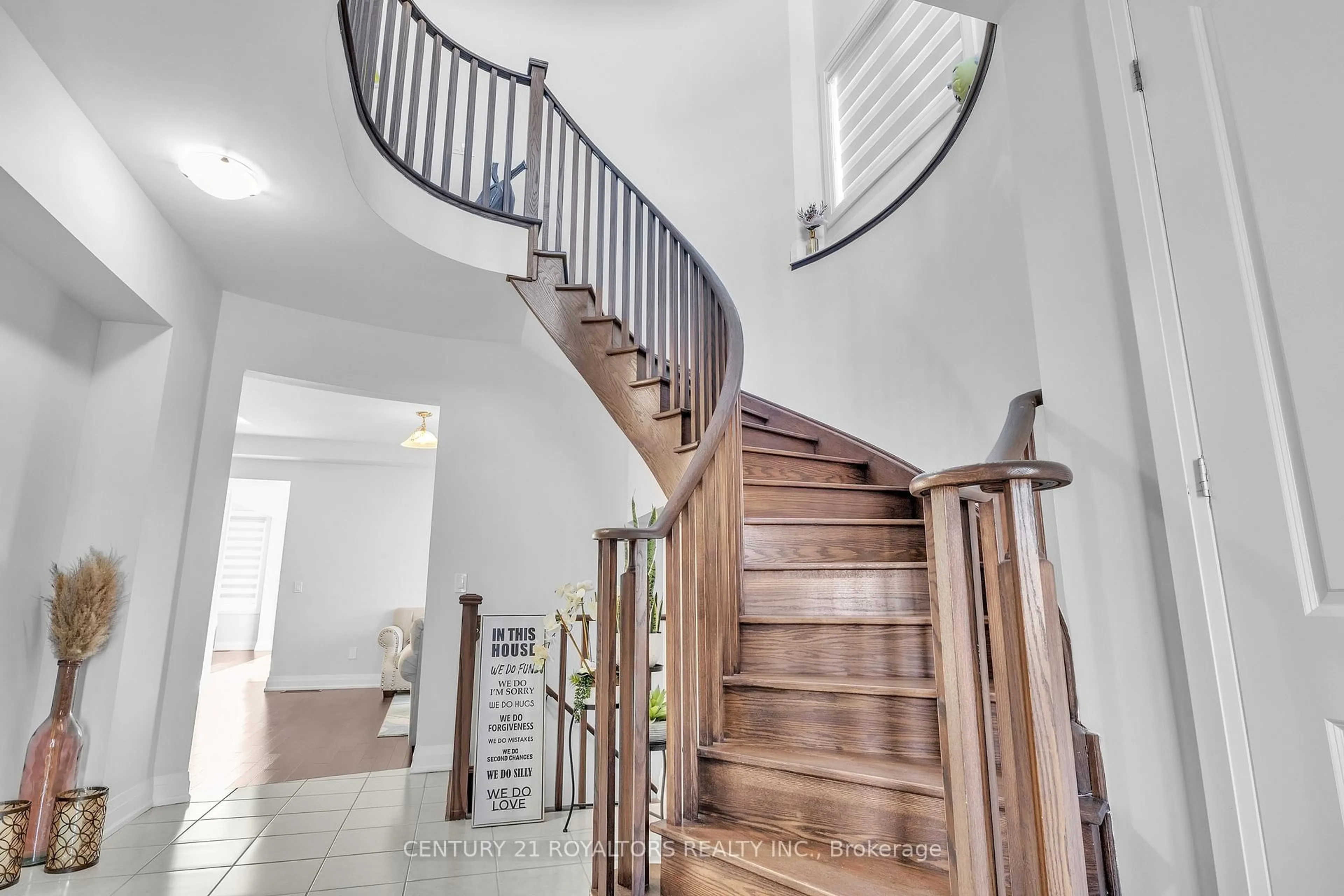 Stairs for 1000 Centennial Crt, Woodstock Ontario N4T 0N8