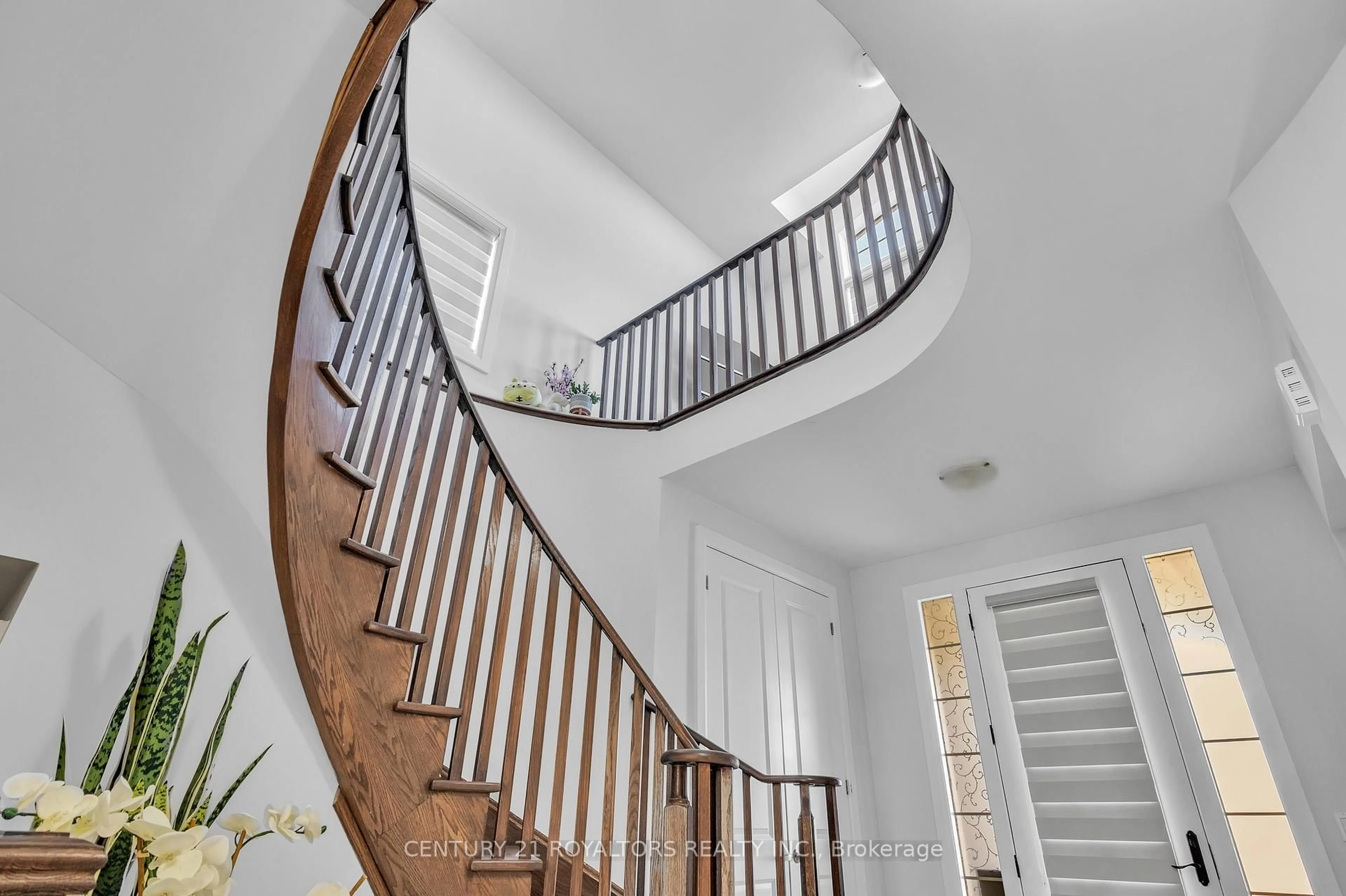 Stairs for 1000 Centennial Crt, Woodstock Ontario N4T 0N8
