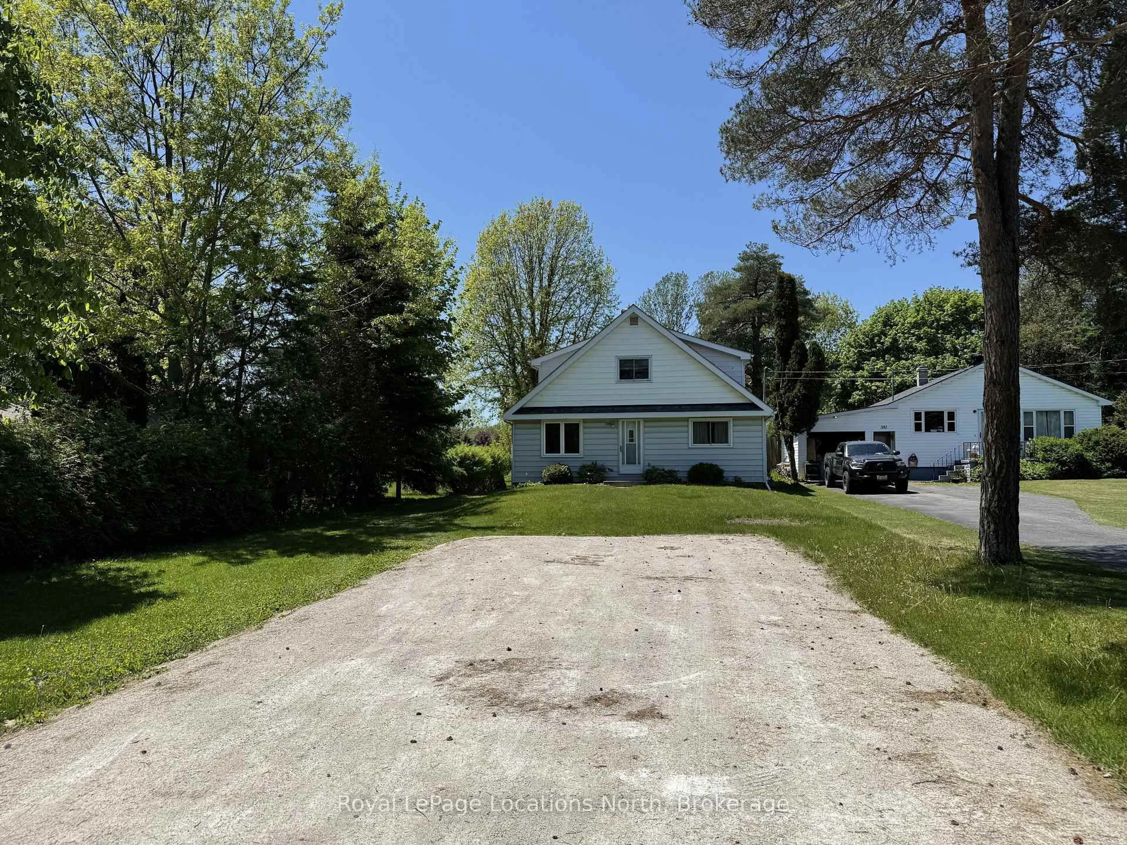 A pic from outside/outdoor area/front of a property/back of a property/a pic from drone, street for 386 Sykes St, Meaford Ontario N4L 1C6