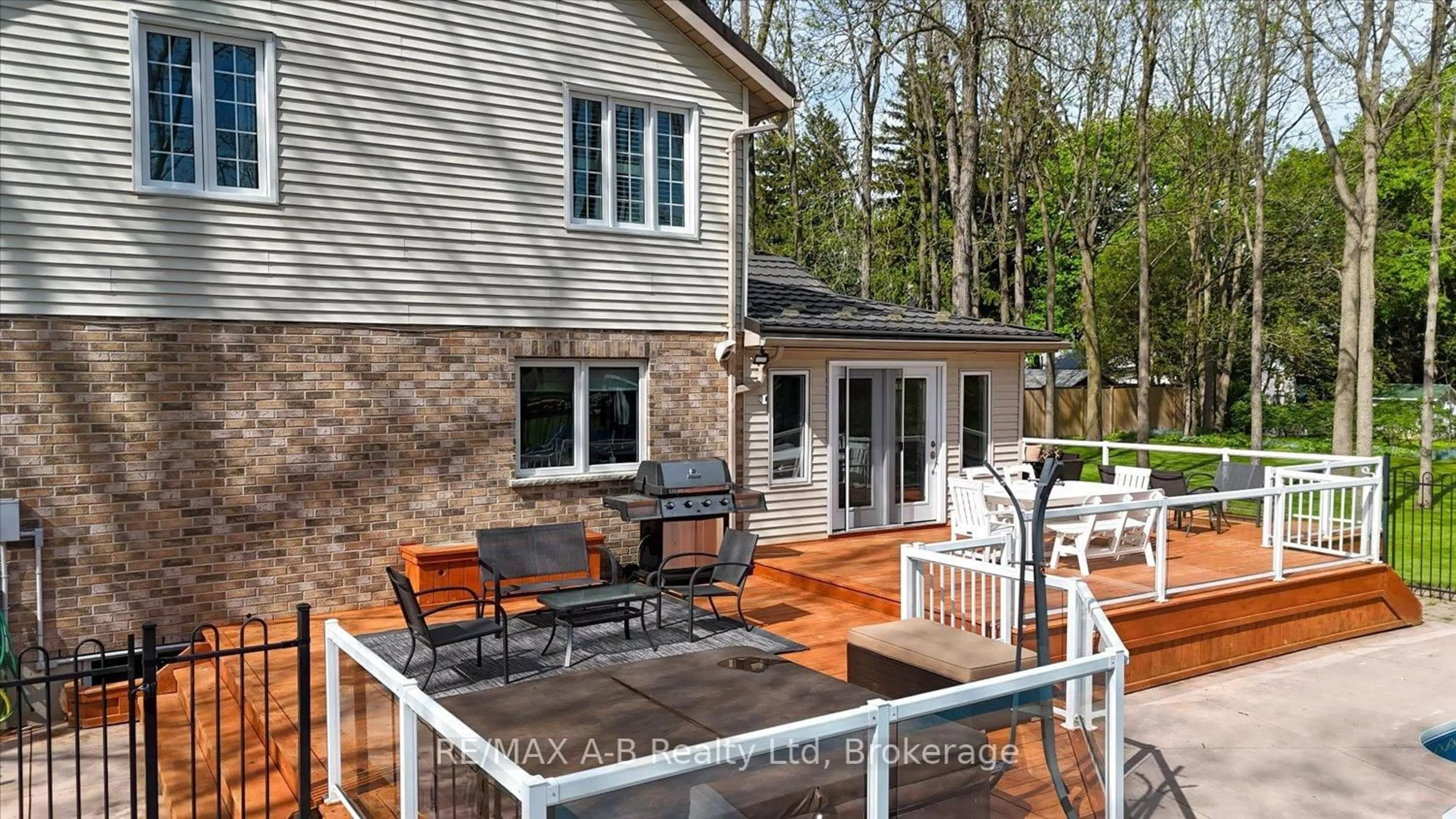 Patio, street for 138 Huron Rd, Perth South Ontario N0K 1X0