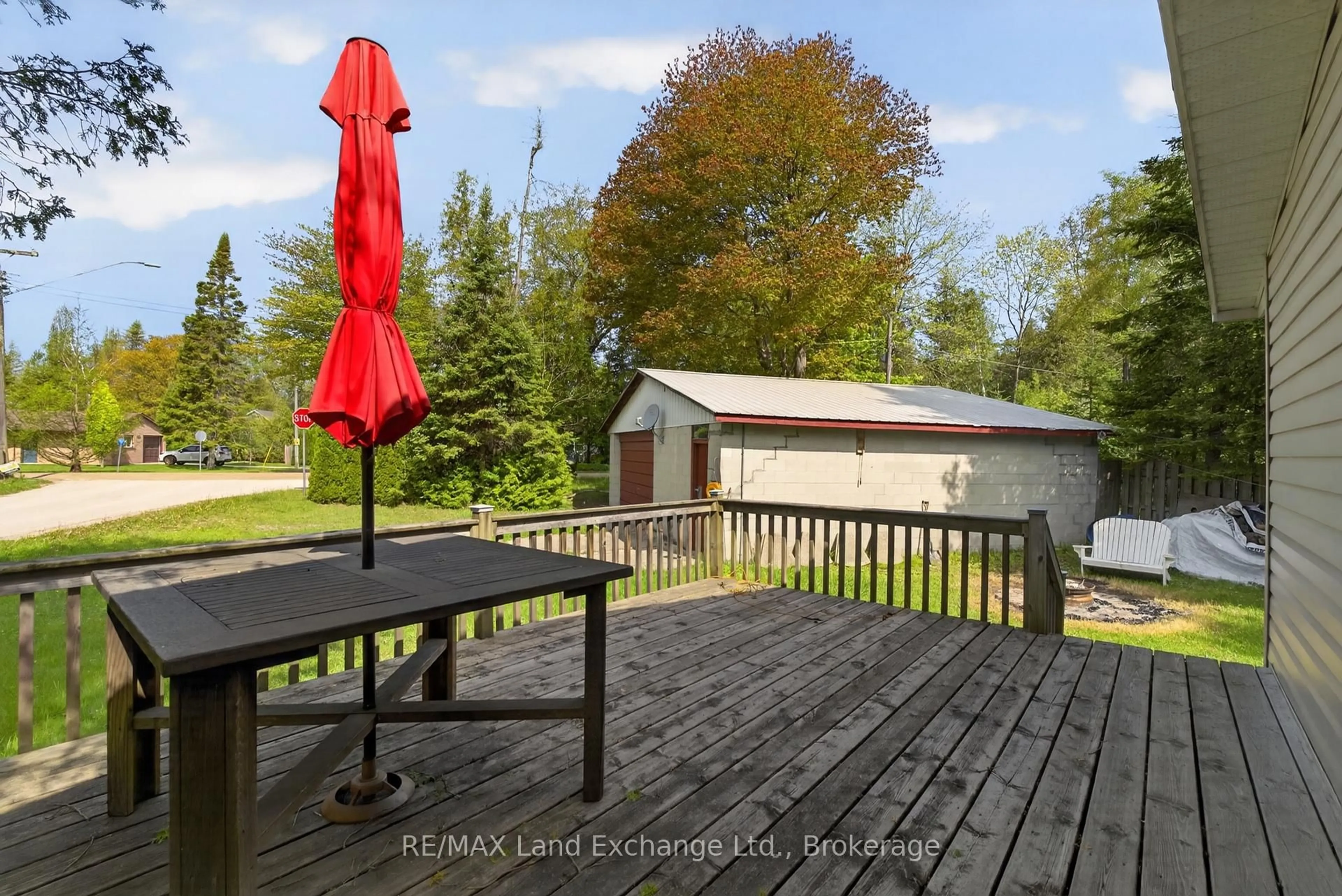 Patio, unknown for 114 Sunrise Ave, Huron-Kinloss Ontario N0G 2R0